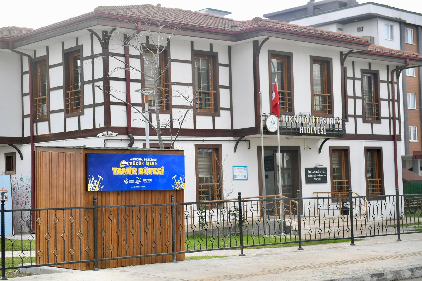 ALTINORDU BELEDİYESİ CUMHURİYET MAHALLESİNE TAMİR BÜFESİ KURDU