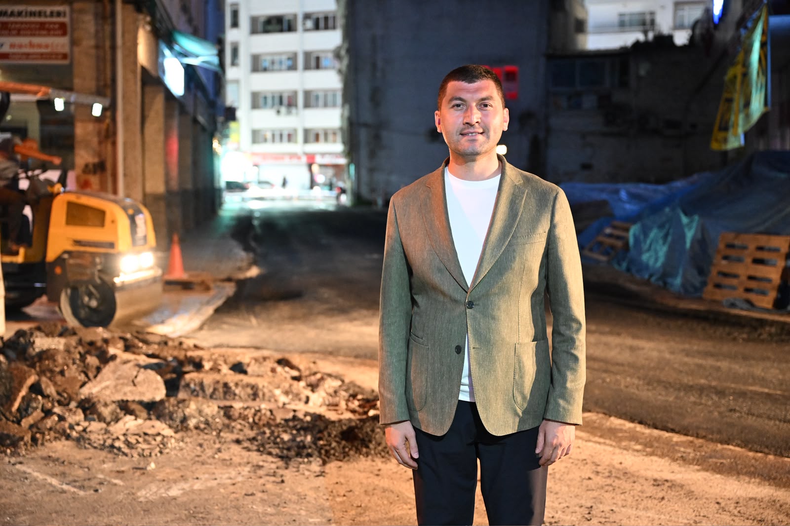 ALTINORDU BELEDİYESİ’NDE GECE GÜNDÜZ SICAK ASFALT MESAİSİ