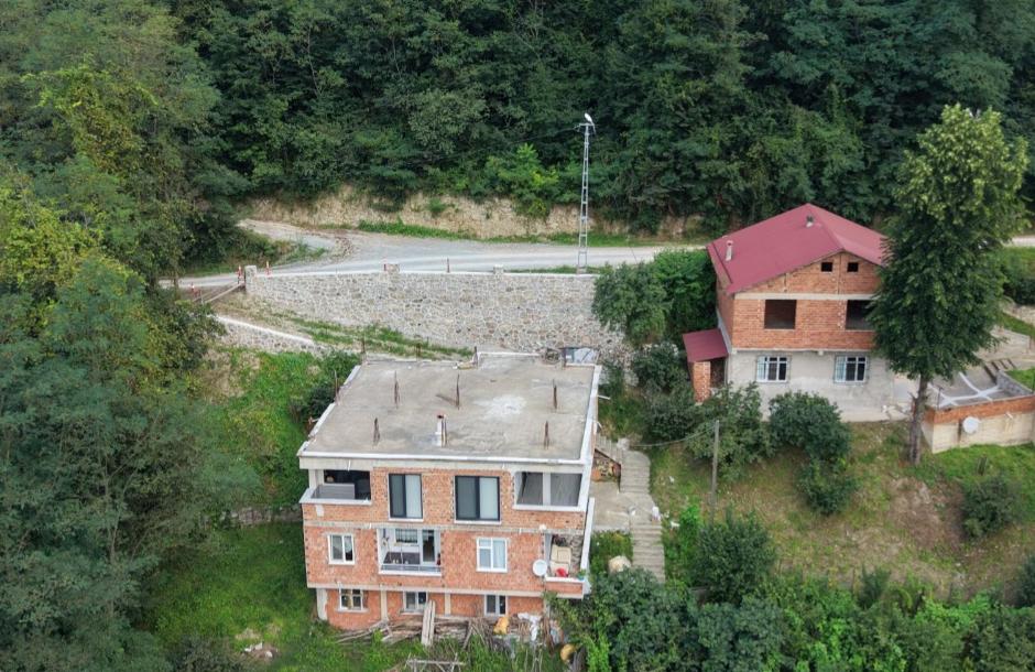 ALTINORDU BELEDİYESİ’NDEN 3 MAHALLEYE TAŞ DUVAR