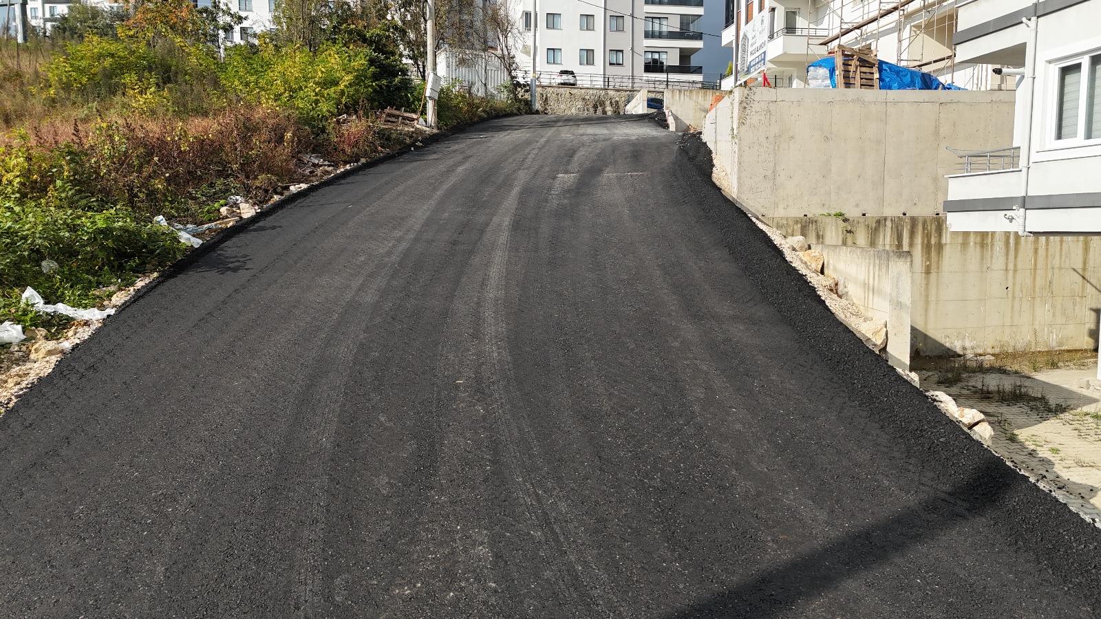 SICAK ASFALT ÇALIŞMALARIYLA ULAŞIMDA KONFOR DÖNEMİ