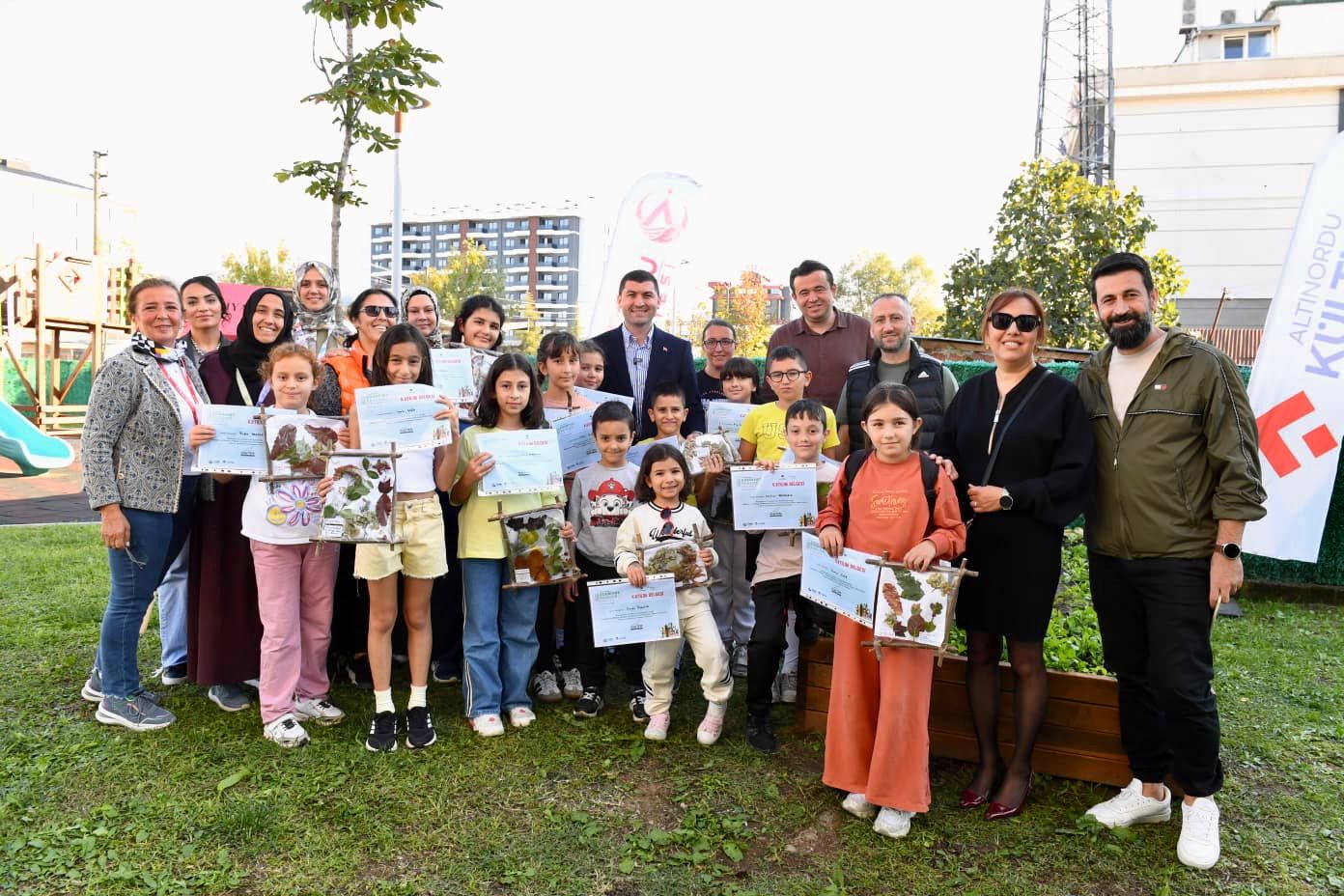 EDEBİYAT VE EKOLOJİ ATÖLYESİ’NDE ÇOCUKLAR EĞLENİRKEN ÖĞRENDİ