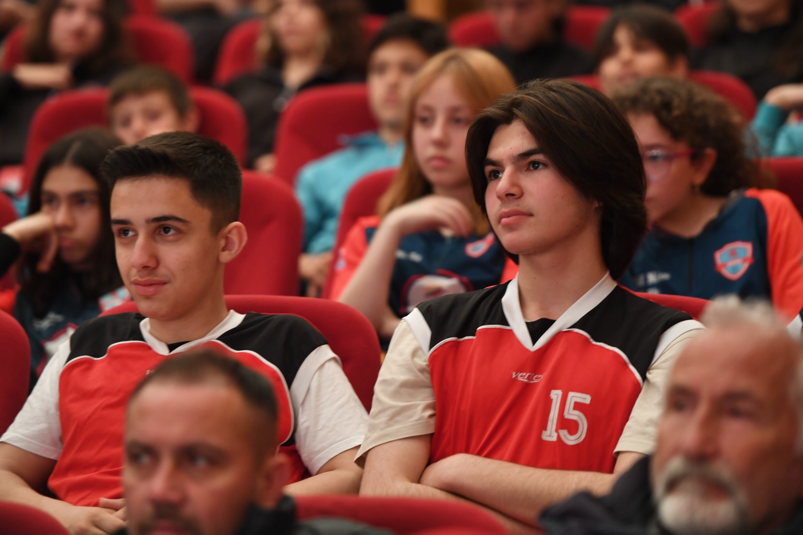 ALTINORDU BELEDİYESİNDE DURMAK YOK DESTEĞE DEVAM