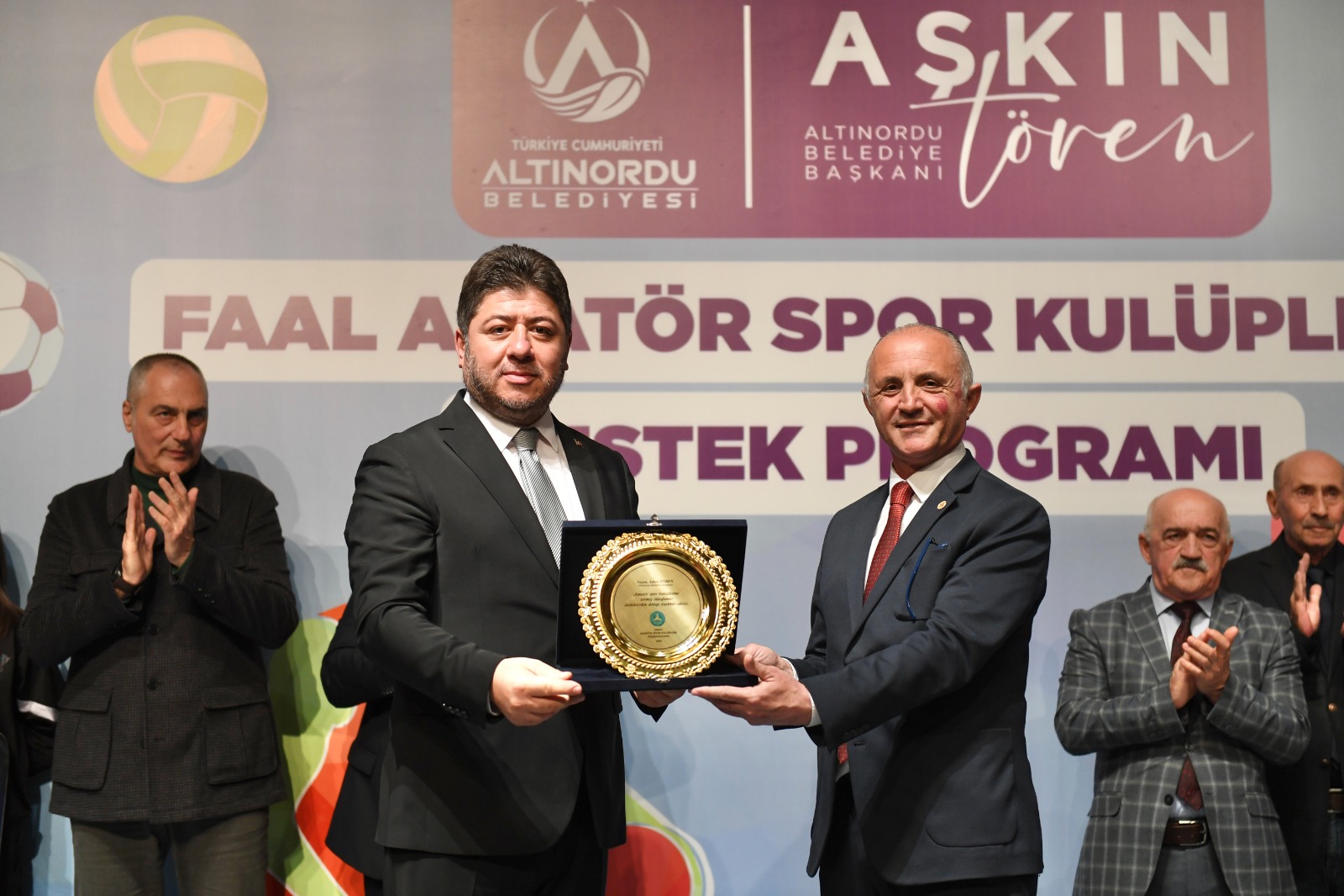 ALTINORDU BELEDİYESİNDE DURMAK YOK DESTEĞE DEVAM