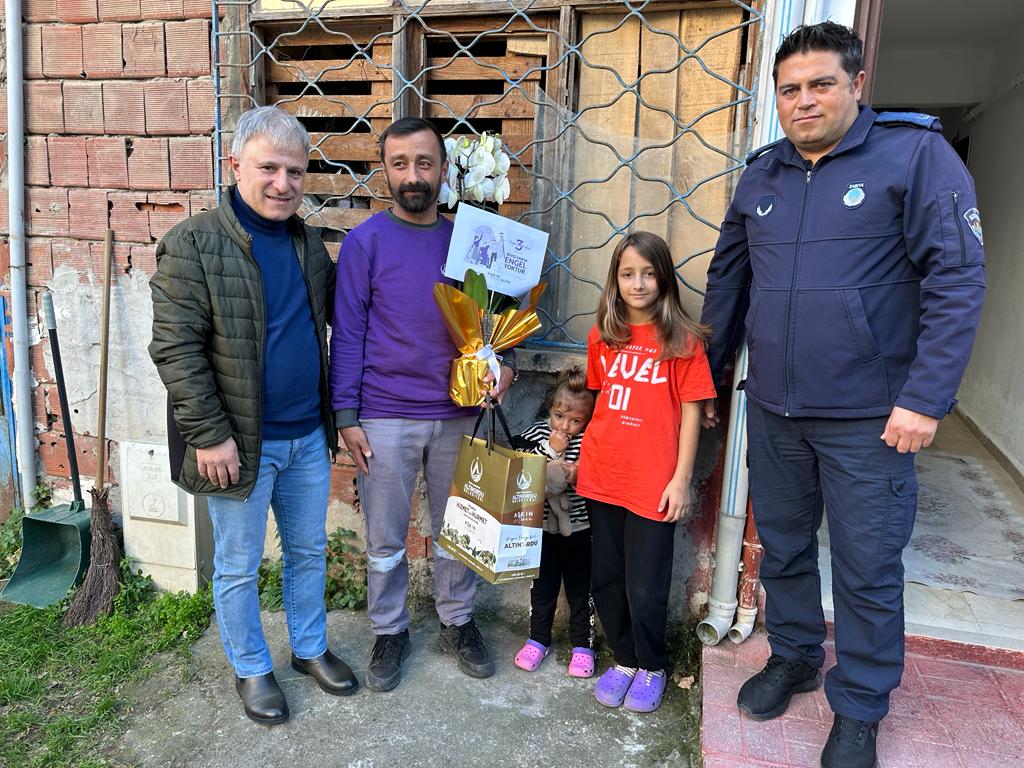 BAŞKAN TÖREN "3 ARALIK DÜNYA ENGELLİLER GÜNÜ'NÜN TOPLUMDA FARKINDALIĞA, YENİ BİR YÜRÜYÜŞE VE YENİ BİR ANLAYIŞA VESİLE OLMASINI DİLİYORUM"