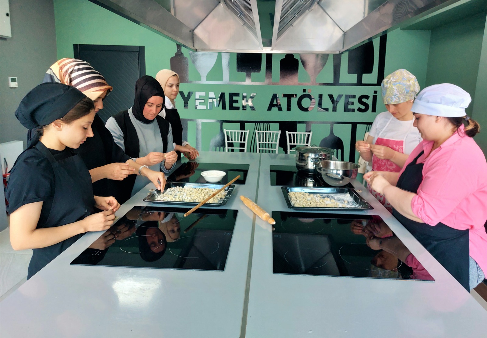 BÖLGESİNDE BİR İLK OLAN MÜKEMMELİYET MERKEZİNE İLGİ YOĞUN