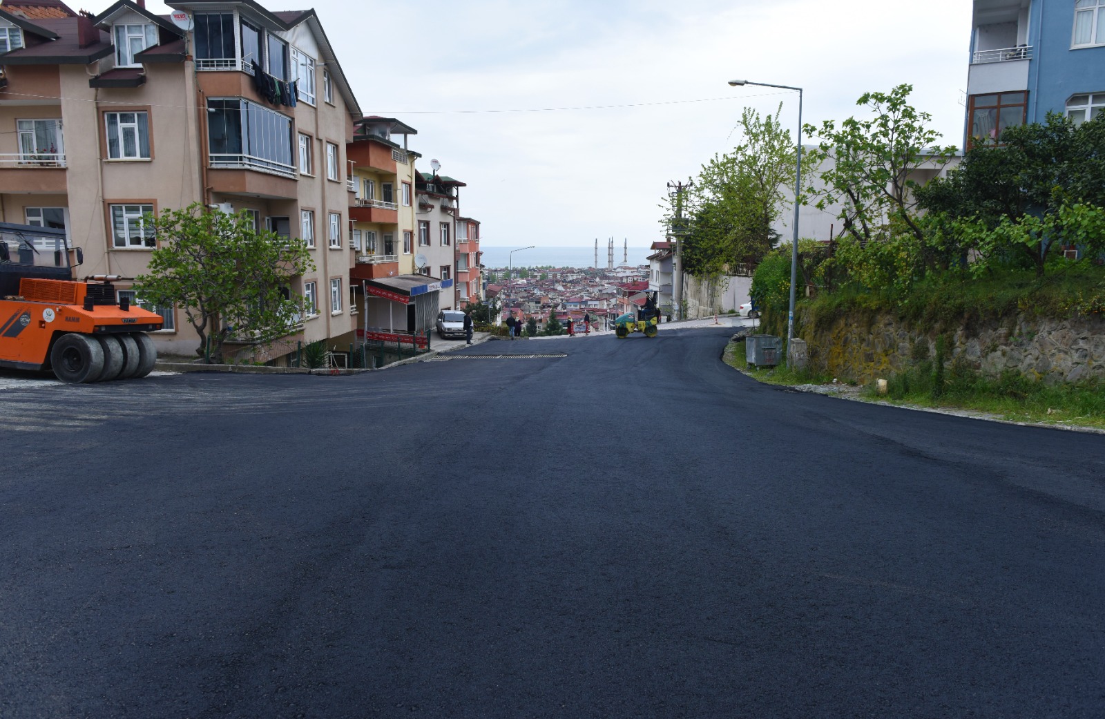 ALTINORDU BELEDİYESİ ŞEHRİN AKUT SORUNLARINA ÇÖZÜM ÜRETMEYE DEVAM EDİYOR