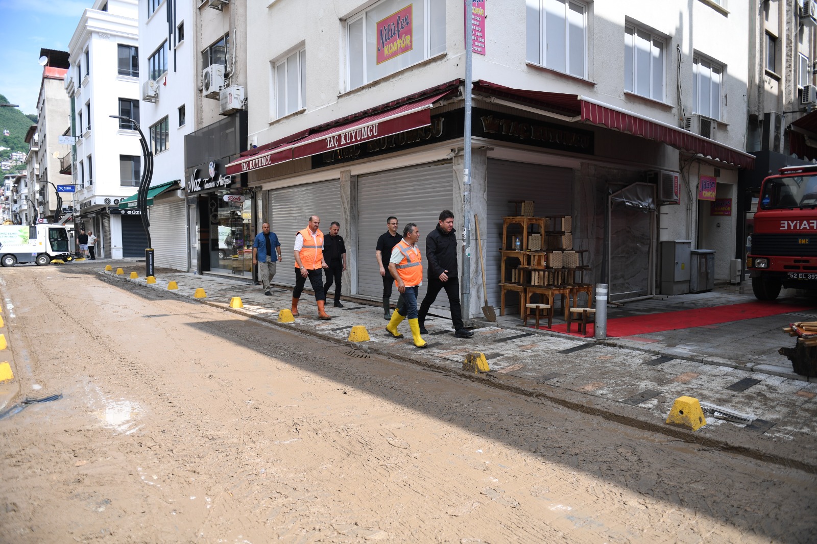 ALTINORDU BELEDİYESİ TÜM EKİPLERİYLE SEFERBER OLDU