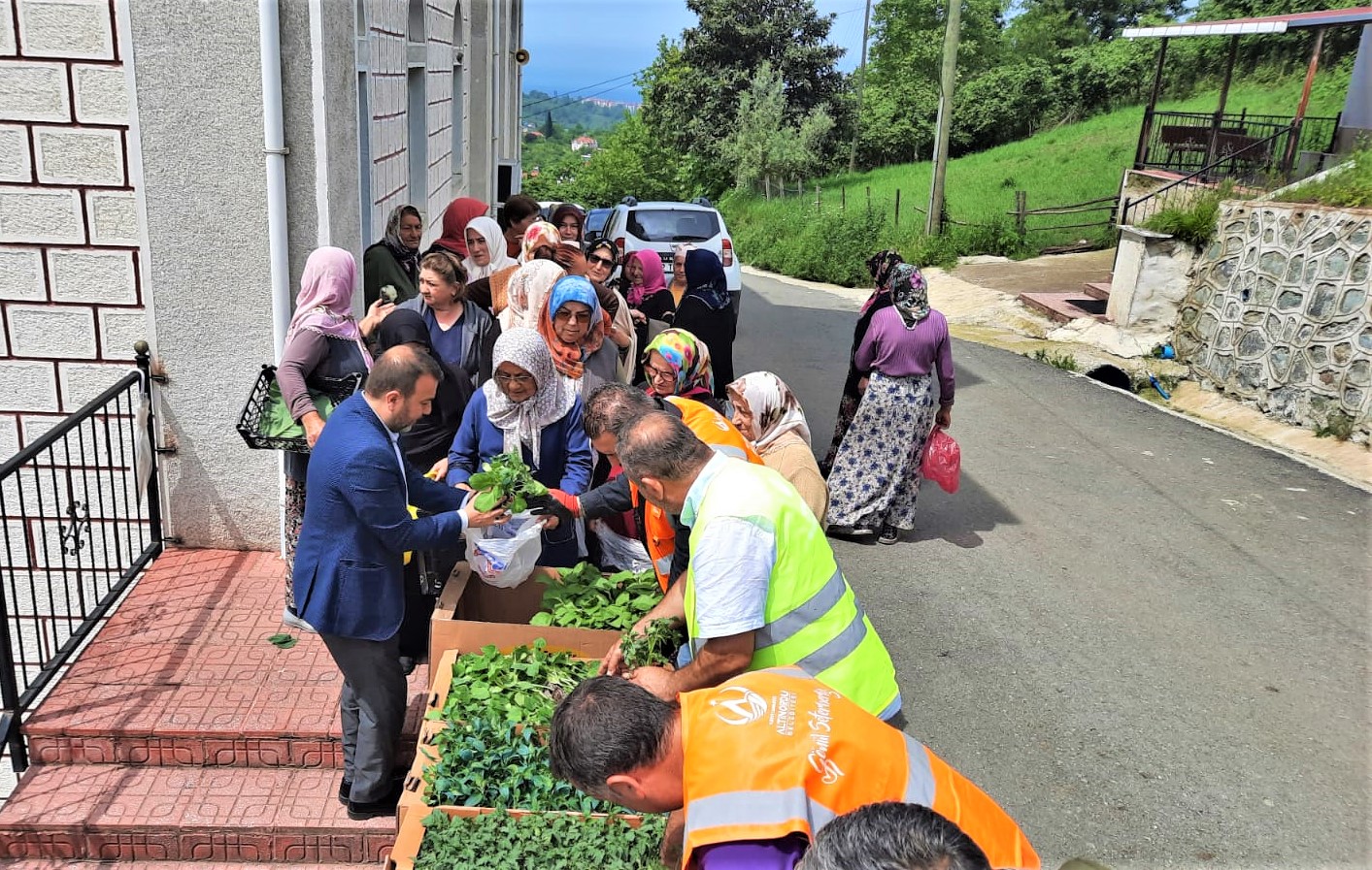 BAŞKAN AŞKIN TÖREN “TARIMIN DESTEKÇİSİ ÇİFTÇİMİZİN DOSTUYUZ”