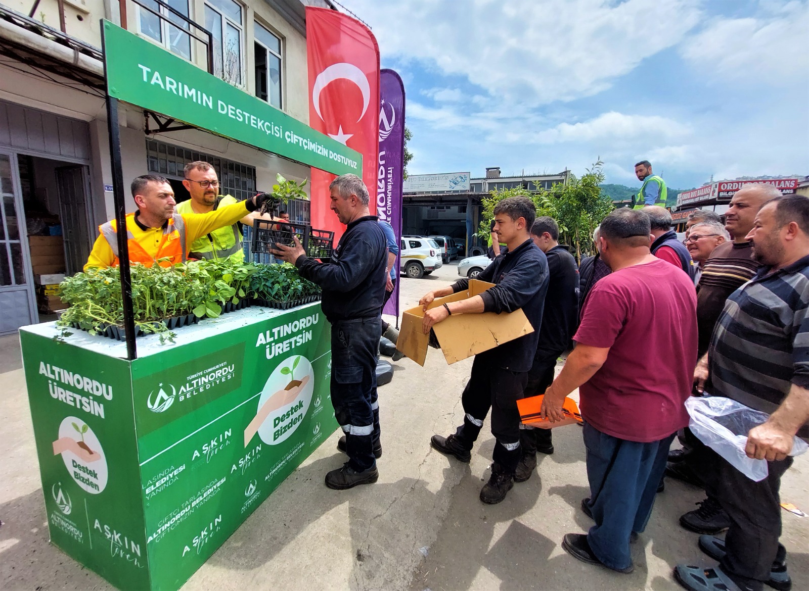 BAŞKAN AŞKIN TÖREN “TARIMIN DESTEKÇİSİ ÇİFTÇİMİZİN DOSTUYUZ”
