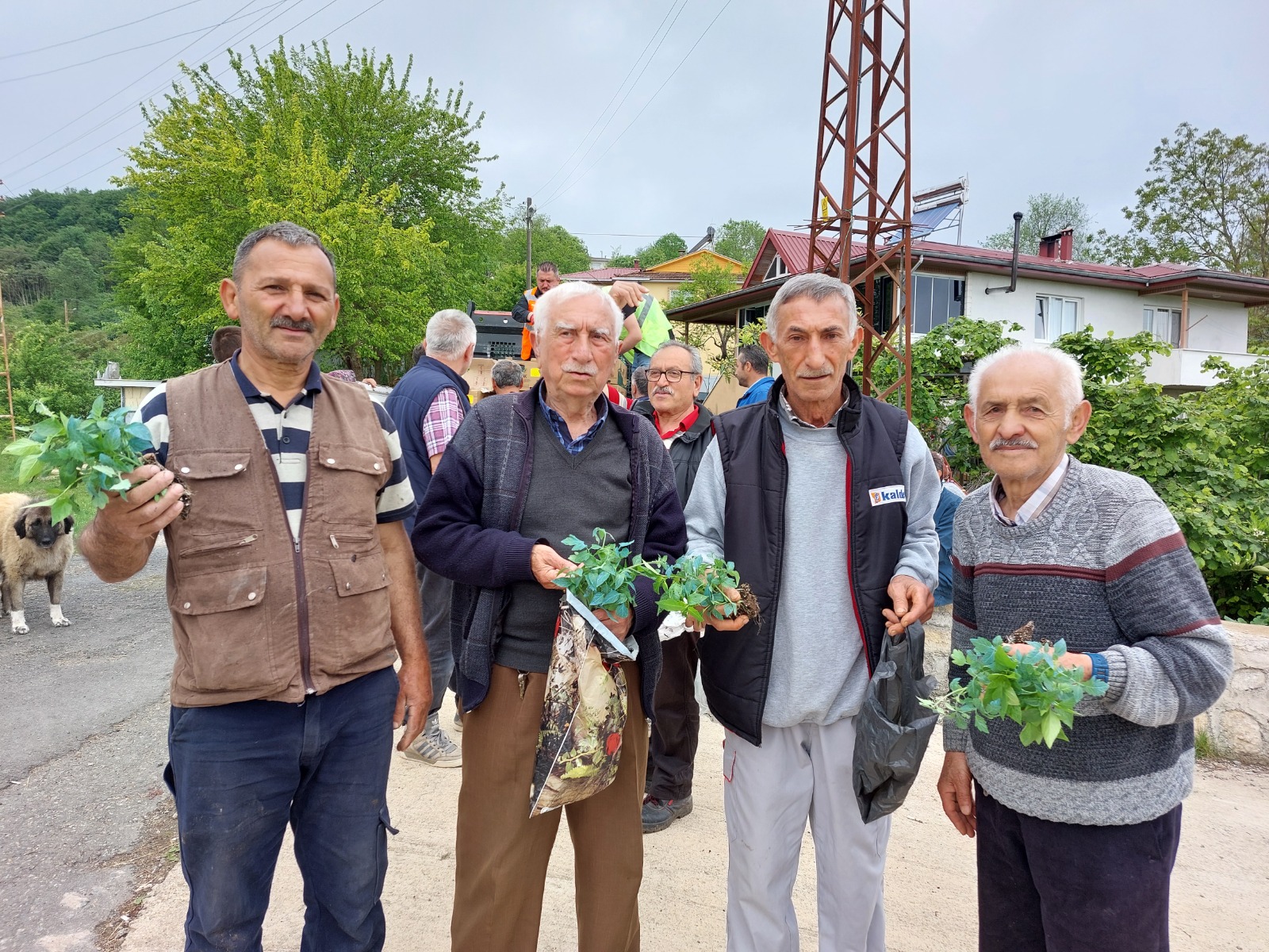 BAŞKAN AŞKIN TÖREN “TARIMIN DESTEKÇİSİ ÇİFTÇİMİZİN DOSTUYUZ”