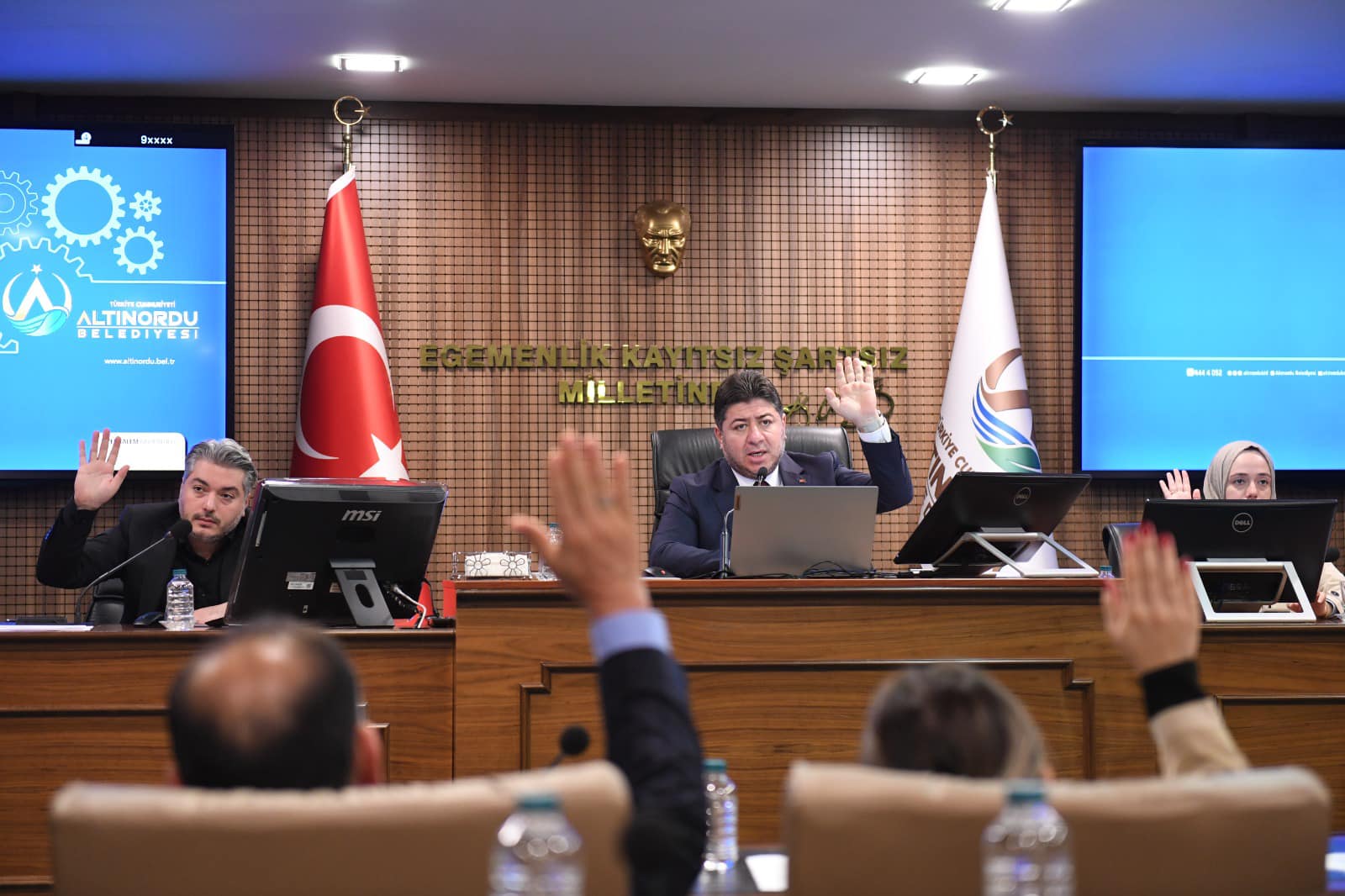 BAŞKAN TÖREN “GAZİ MUSTAFA KEMAL ATATÜRK’ÜN CUMHURİYET SEVDASI VE BU ÜLKE İÇİN HEDEF KOYDUĞU İDEALLER BİZİM DE KIZIL ELMAMIZ”