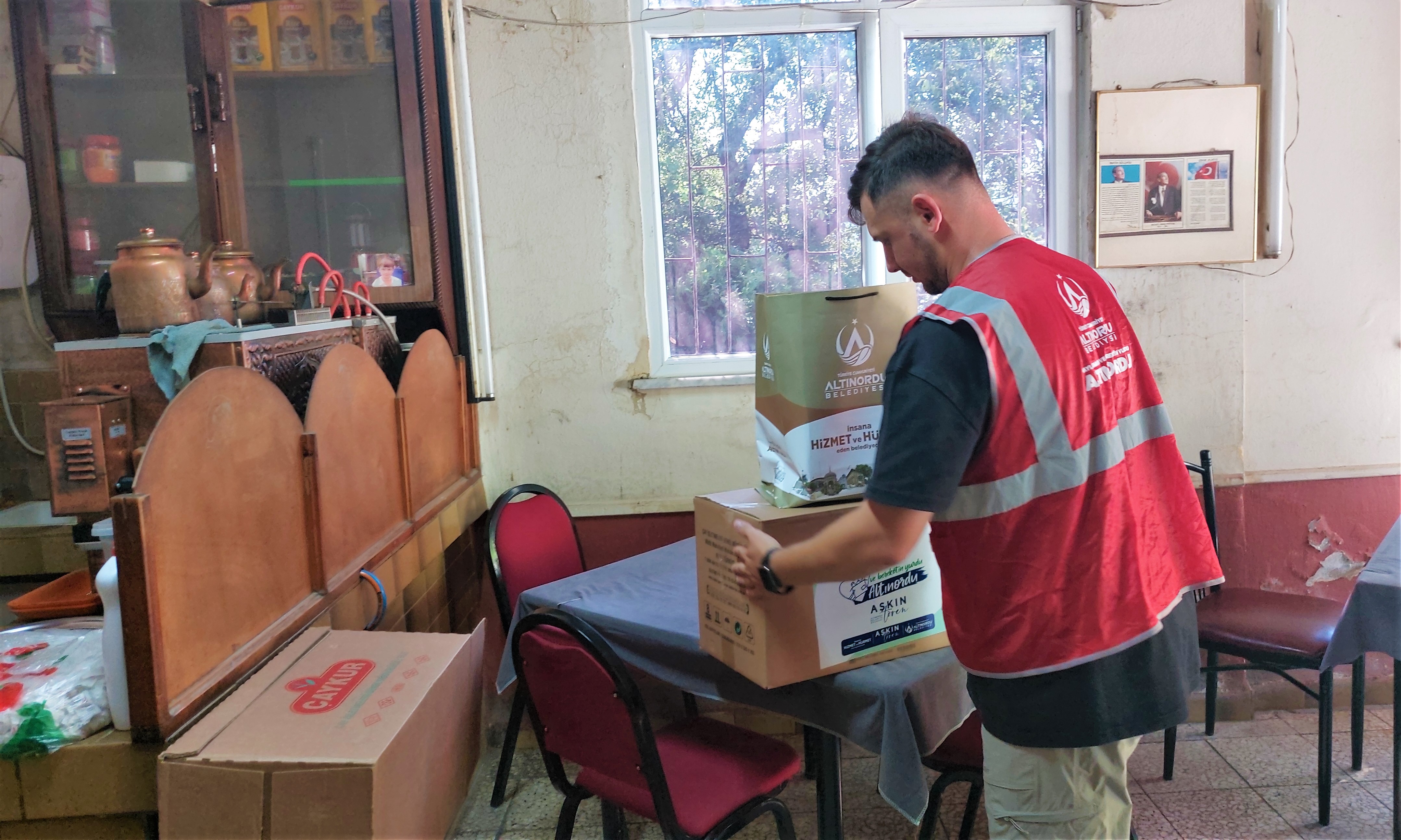 ALTINORDU BELEDİYESİNİN DAYANIŞMA SEFERBERLİĞİ DEVAM EDİYOR