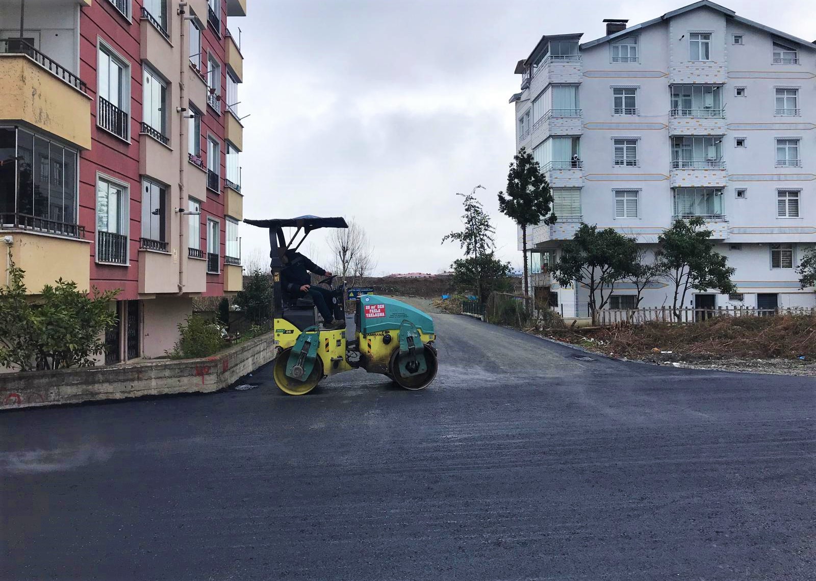 ALTINORDU BELEDİYESİ’NİN SOKAKLARA SICAK DOKUNUŞU SÜRÜYOR