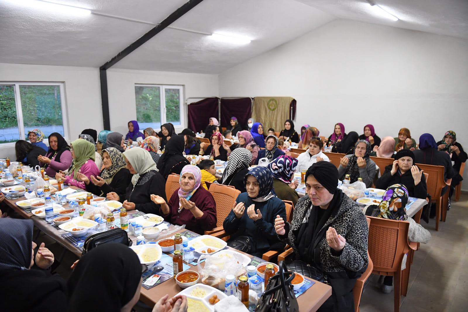 BAŞKAN AŞKIN TÖREN ALTINORDULULAR İLE GÖNÜL SOFRALARINDA BİR ARADA