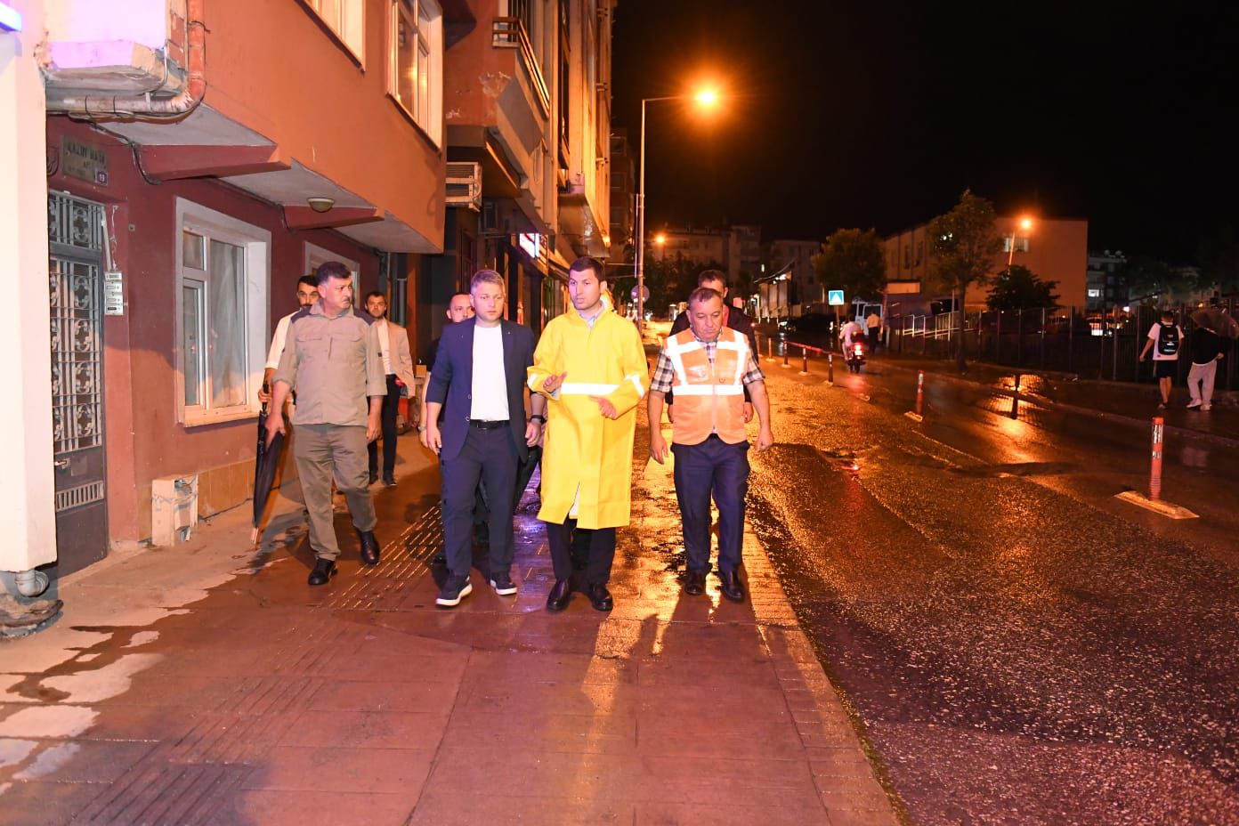 ALTINORDU SEL RİSKİNE KARŞI GECE GÜNDÜZ NÖBETTE