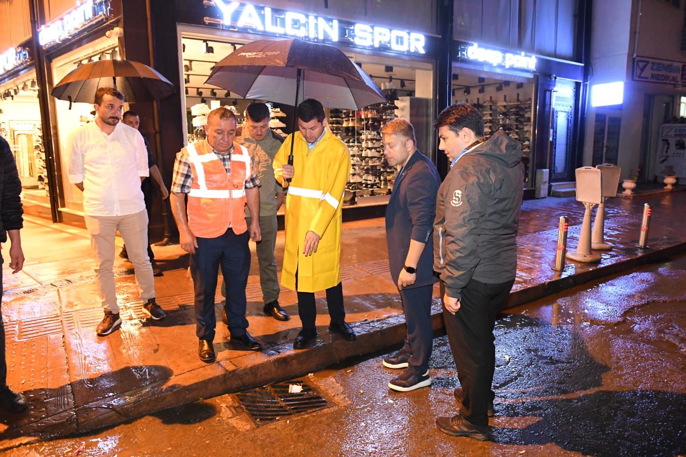 ALTINORDU SEL RİSKİNE KARŞI GECE GÜNDÜZ NÖBETTE