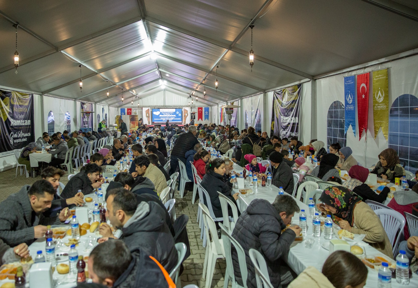 ALTINORDU BELEDİYESİ BU RAMAZANDA DA GÖNÜLLERİ FETHETTİ