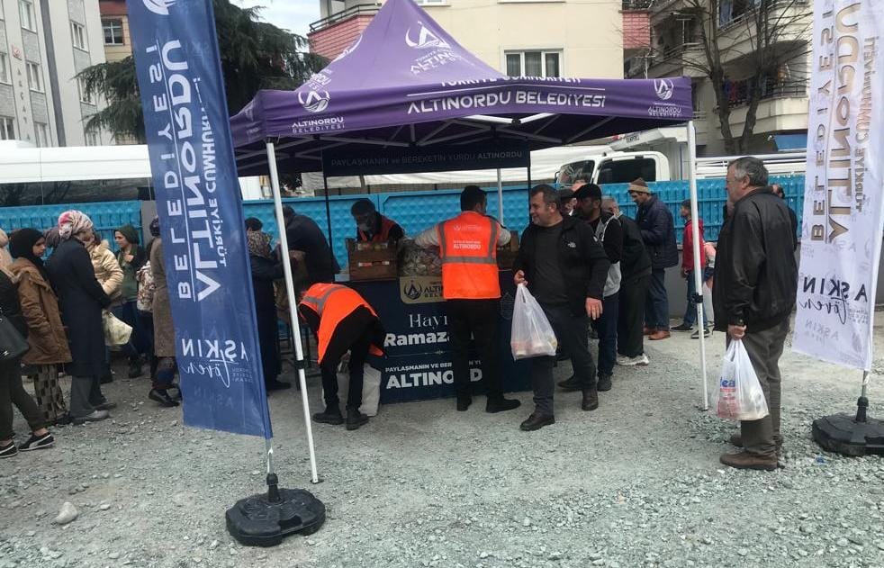 ALTINORDU BELEDİYESİ BU RAMAZANDA DA GÖNÜLLERİ FETHETTİ