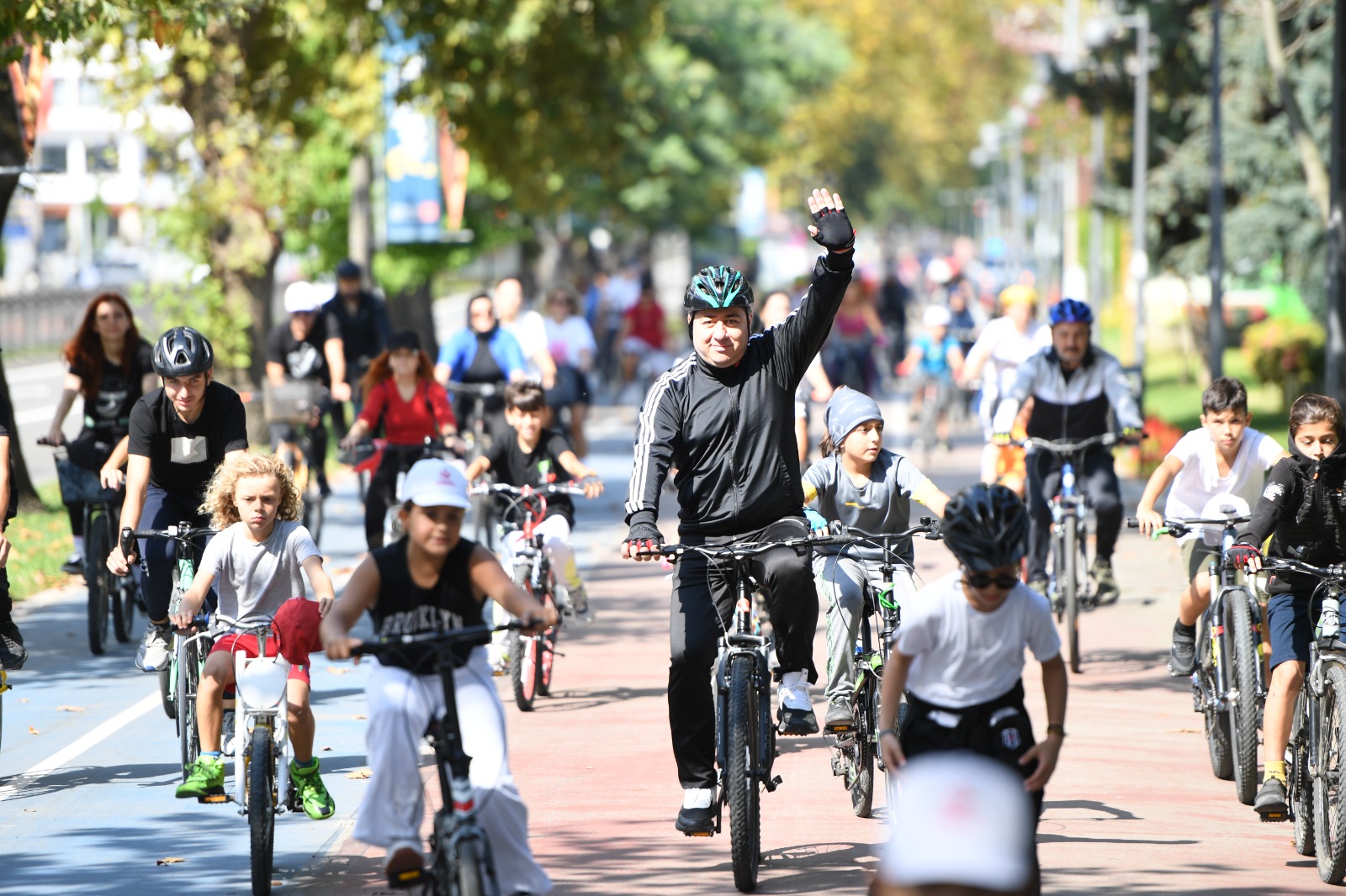 ALTINORDU’DA PEDALLAR ÇEVRE DOĞA VE İNSAN SAĞLIĞI İÇİN ÇEVRİLDİ