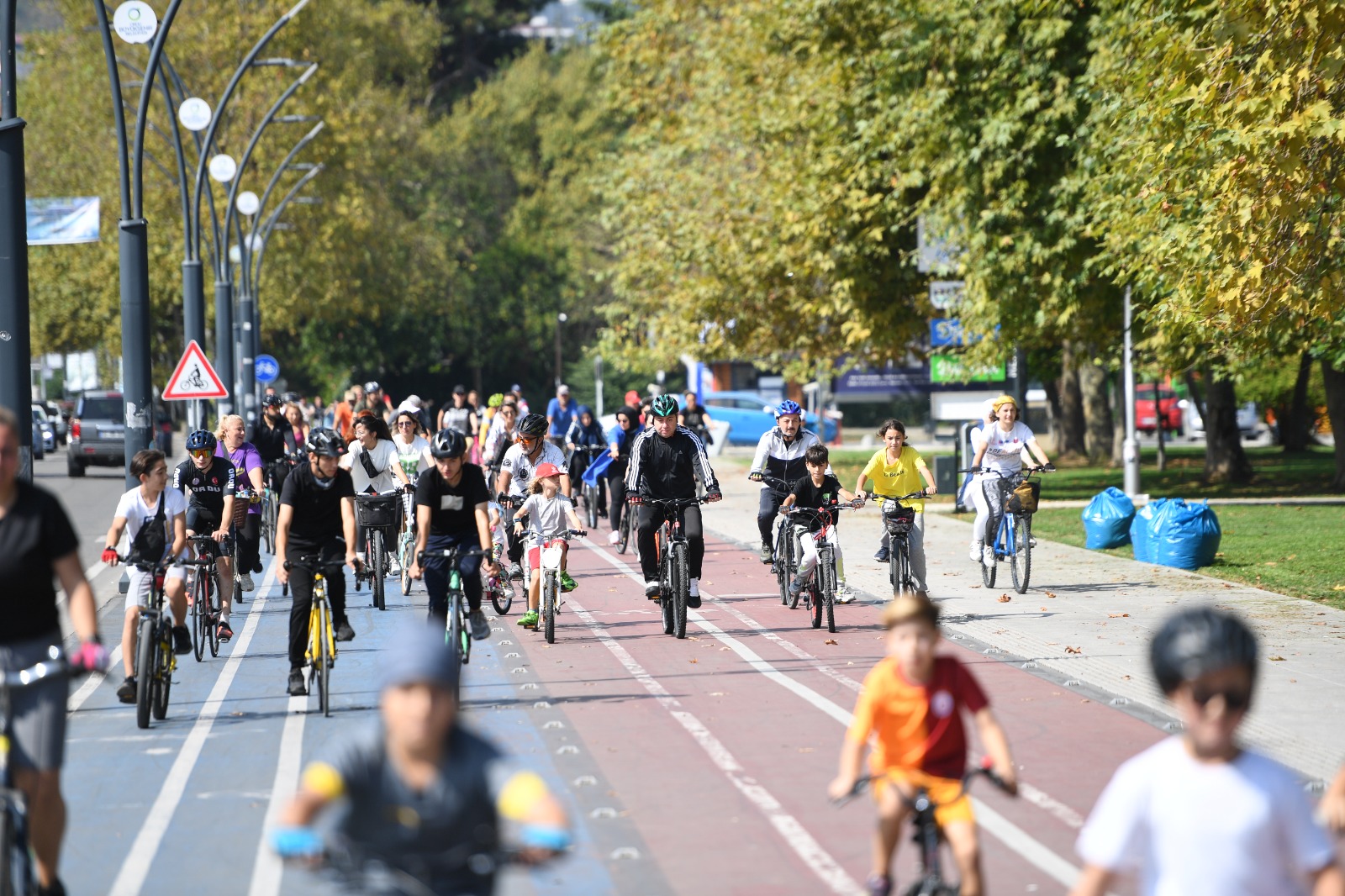 ALTINORDU’DA PEDALLAR ÇEVRE DOĞA VE İNSAN SAĞLIĞI İÇİN ÇEVRİLDİ
