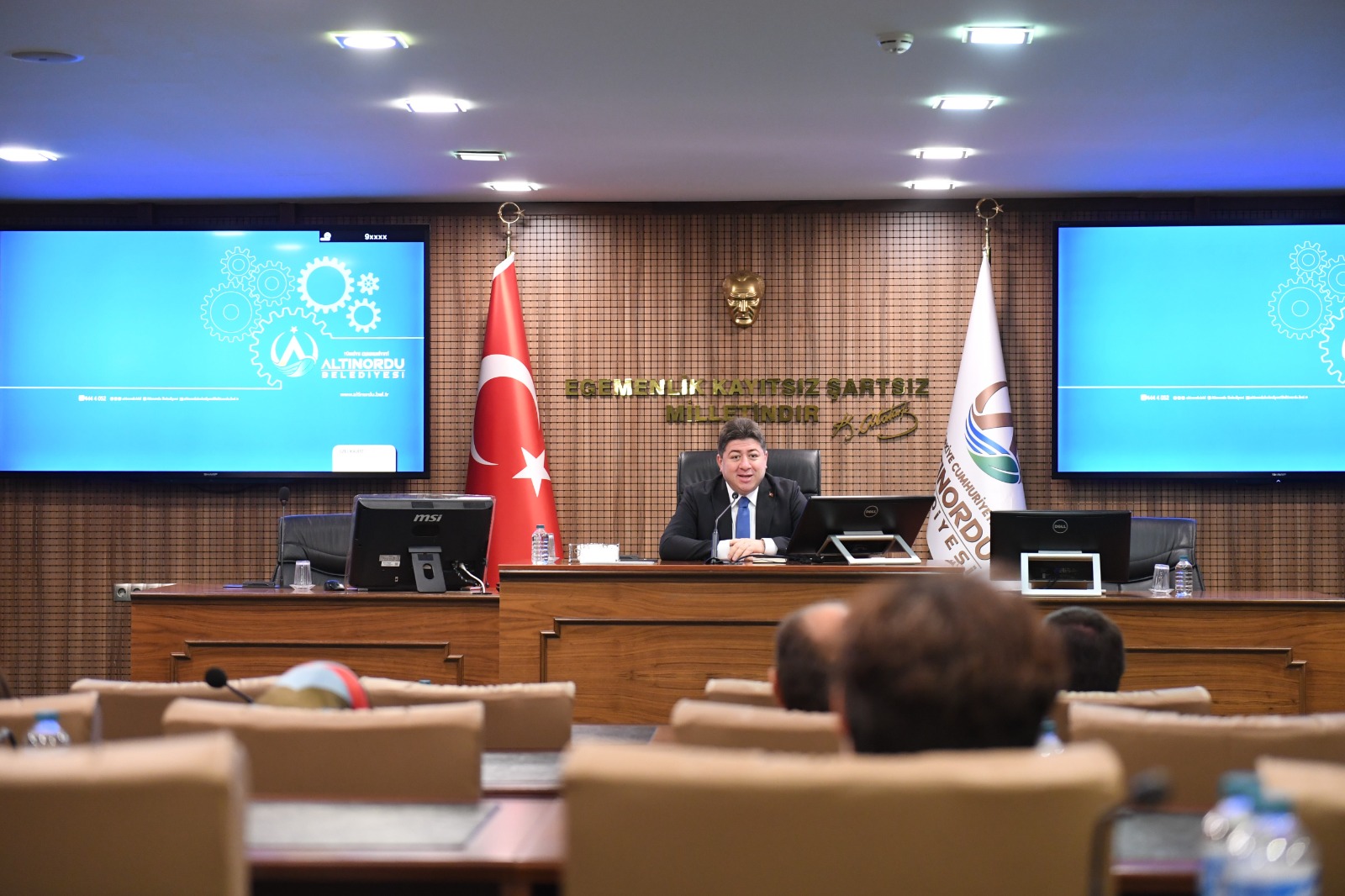 BAŞKAN TÖREN BİR HALK GÜNÜNDE DAHA VATANDAŞLARI TEK TEK DİNLEDİ