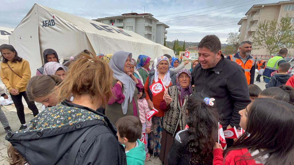 ALTINORDU BELEDİYESİ DEPREMZEDE ÇOCUKLARA TEBESSÜM OLDU
