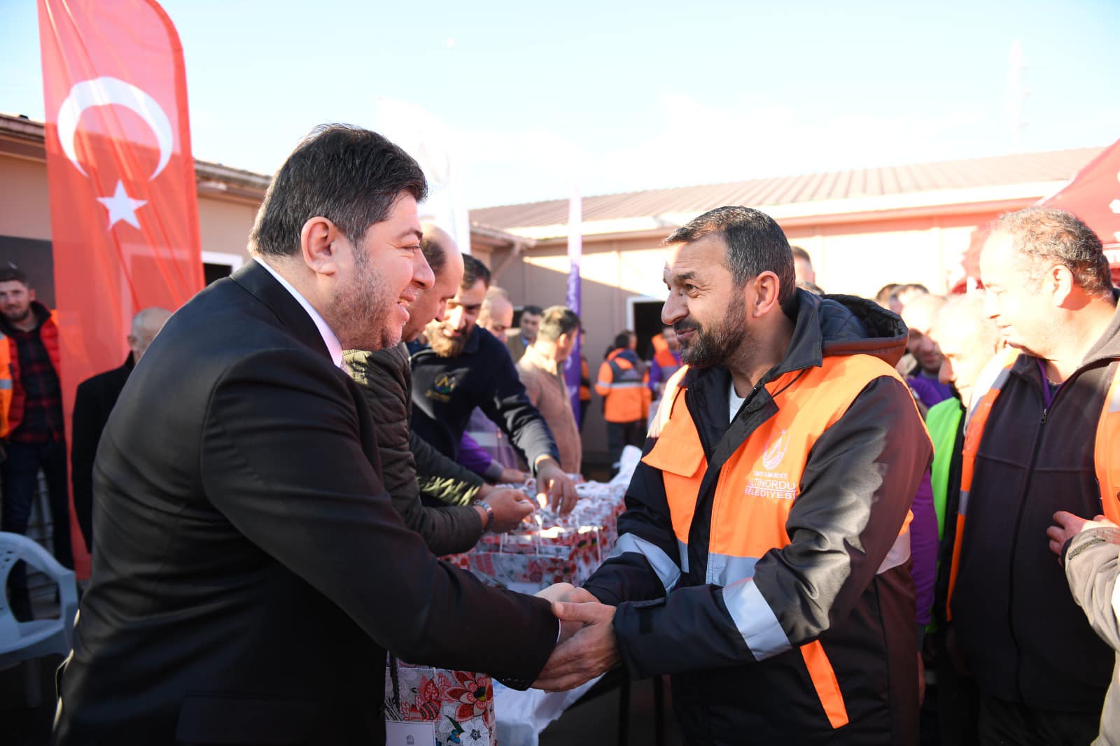 BAŞKAN TÖREN TEMİZLİK BİRİMİNDEKİ MESAİ ARKADAŞLARIYLA BİR ARAYA GELDİ