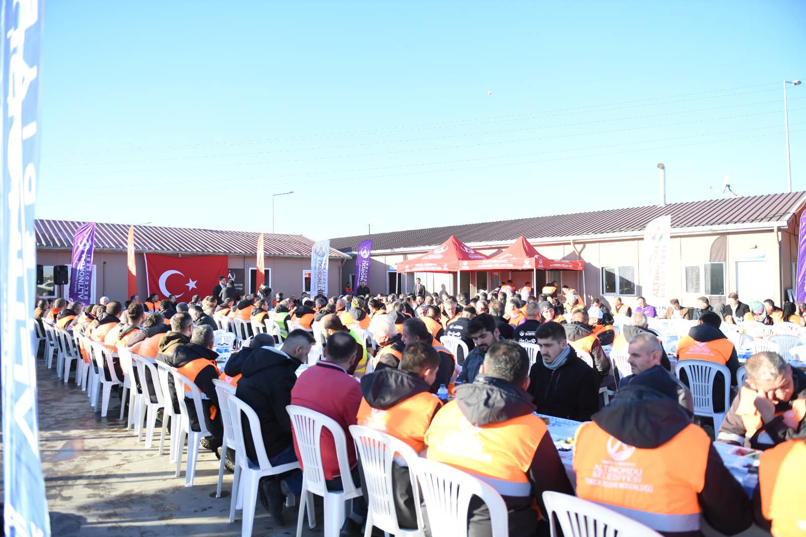 BAŞKAN TÖREN TEMİZLİK BİRİMİNDEKİ MESAİ ARKADAŞLARIYLA BİR ARAYA GELDİ