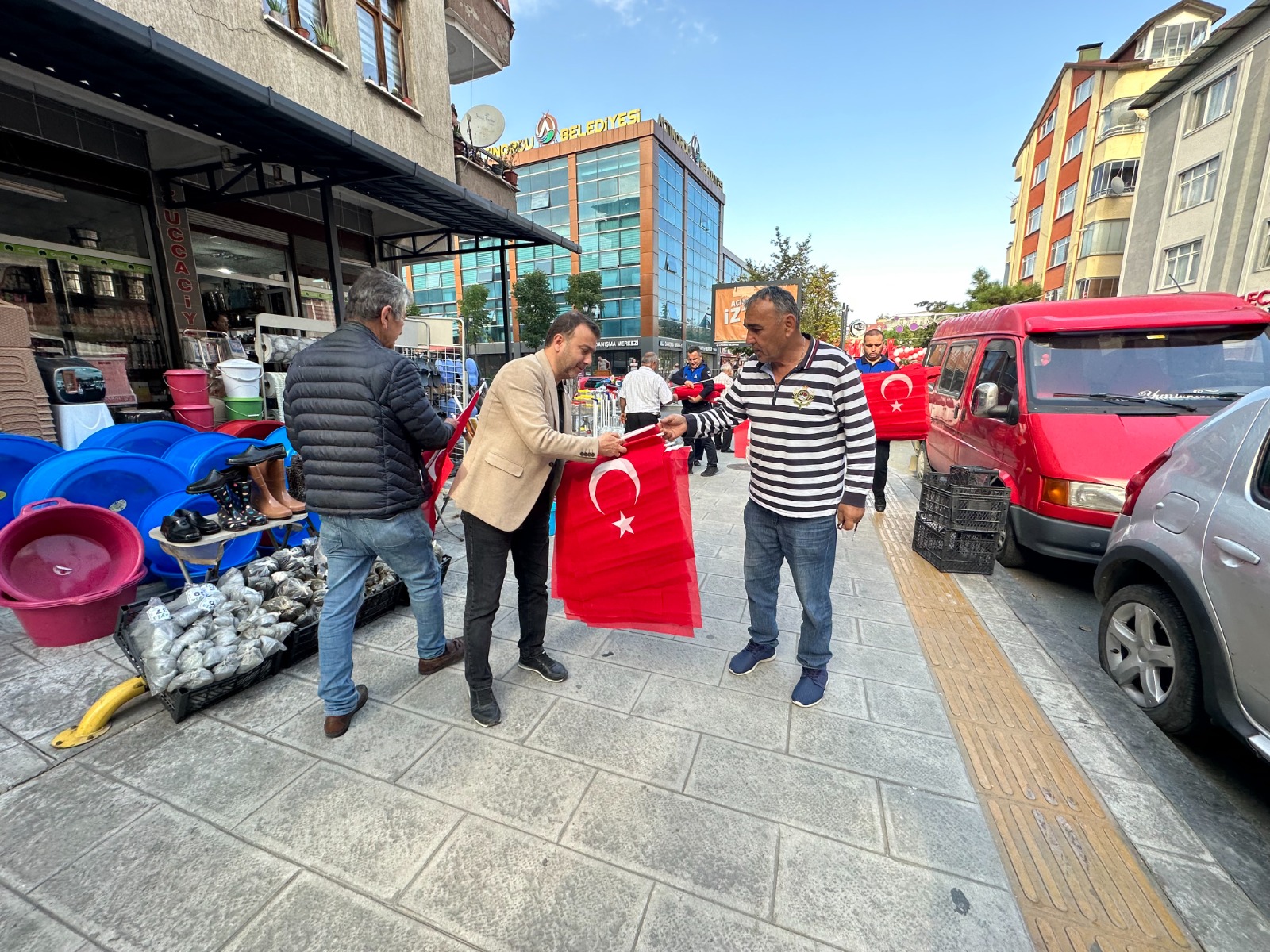 ALTINORDU’DA YER GÖK KIRMIZI BEYAZ