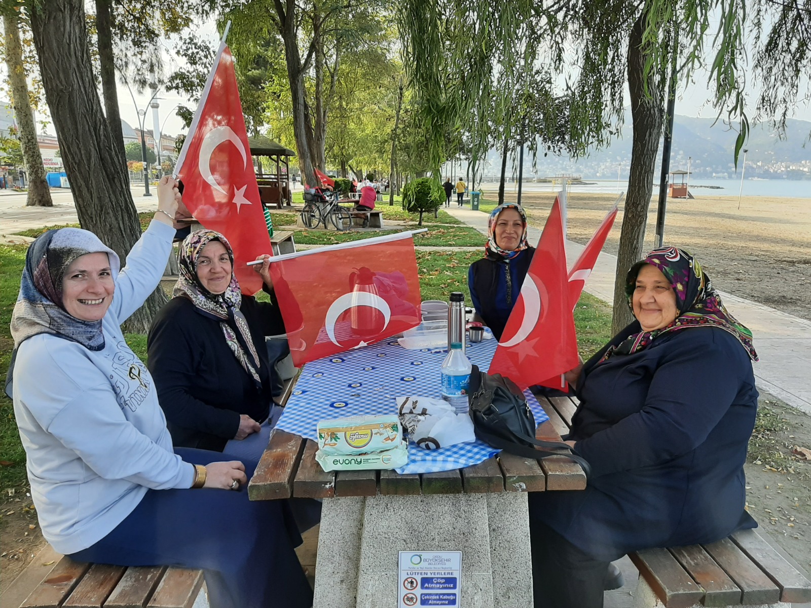 ALTINORDU’DA YER GÖK KIRMIZI BEYAZ