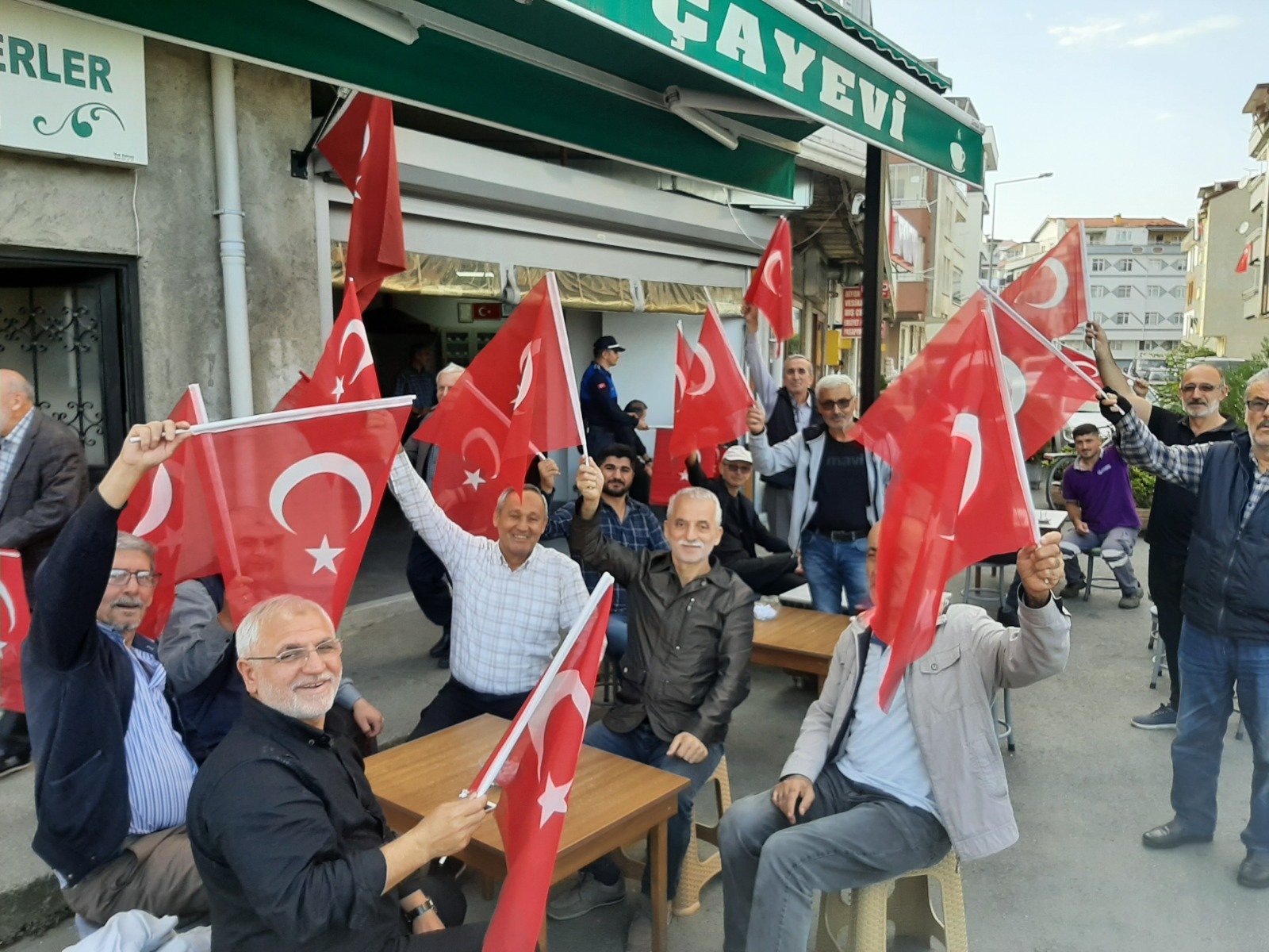 ALTINORDU’DA YER GÖK KIRMIZI BEYAZ