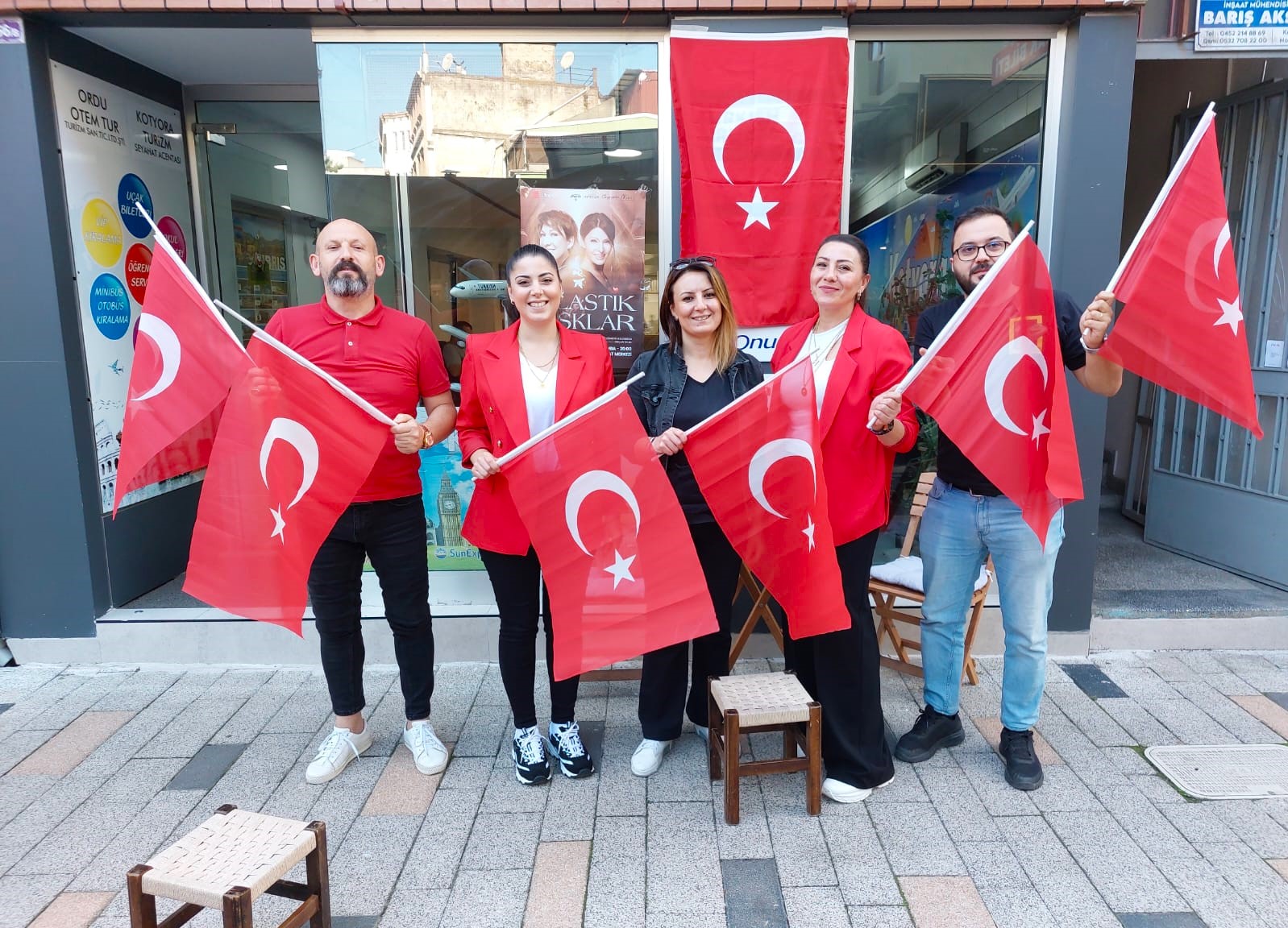 ALTINORDU’DA YER GÖK KIRMIZI BEYAZ