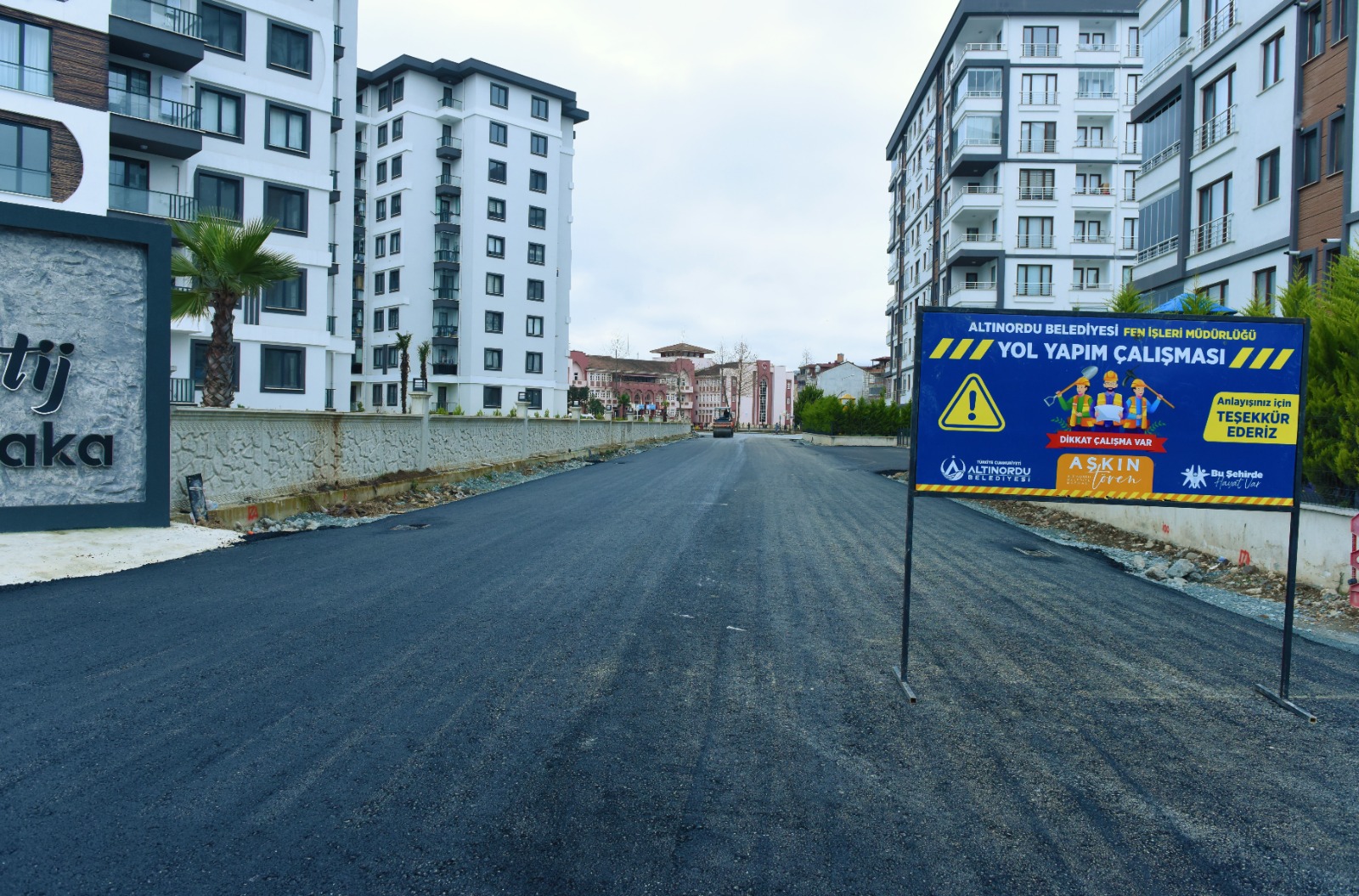ALTINORDU ALTYAPI VE SICAK ASFALT ÇALIŞMALARINA TAM GAZ DEVAM EDİYOR