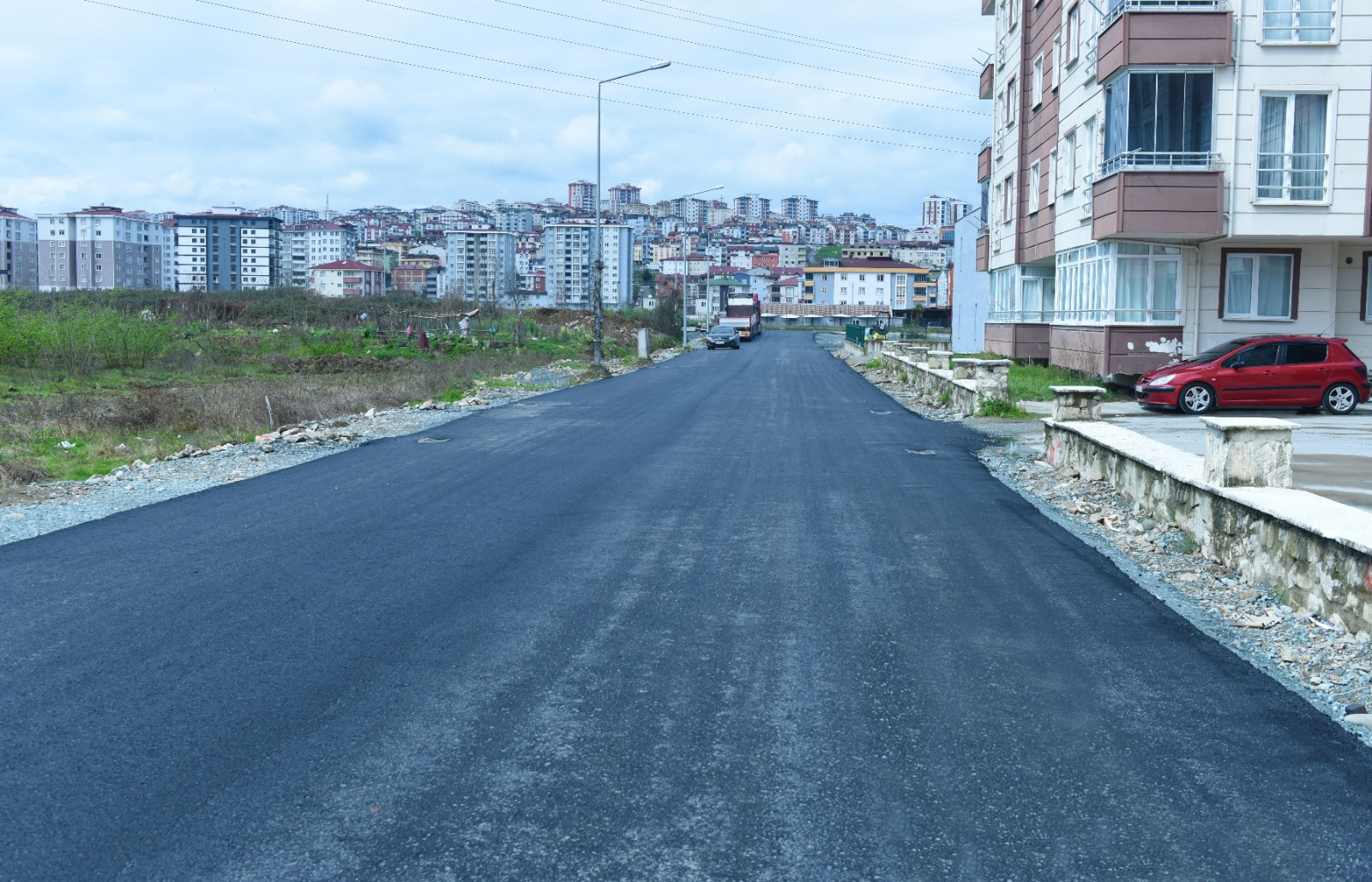 ALTINORDU ALTYAPI VE SICAK ASFALT ÇALIŞMALARINA TAM GAZ DEVAM EDİYOR