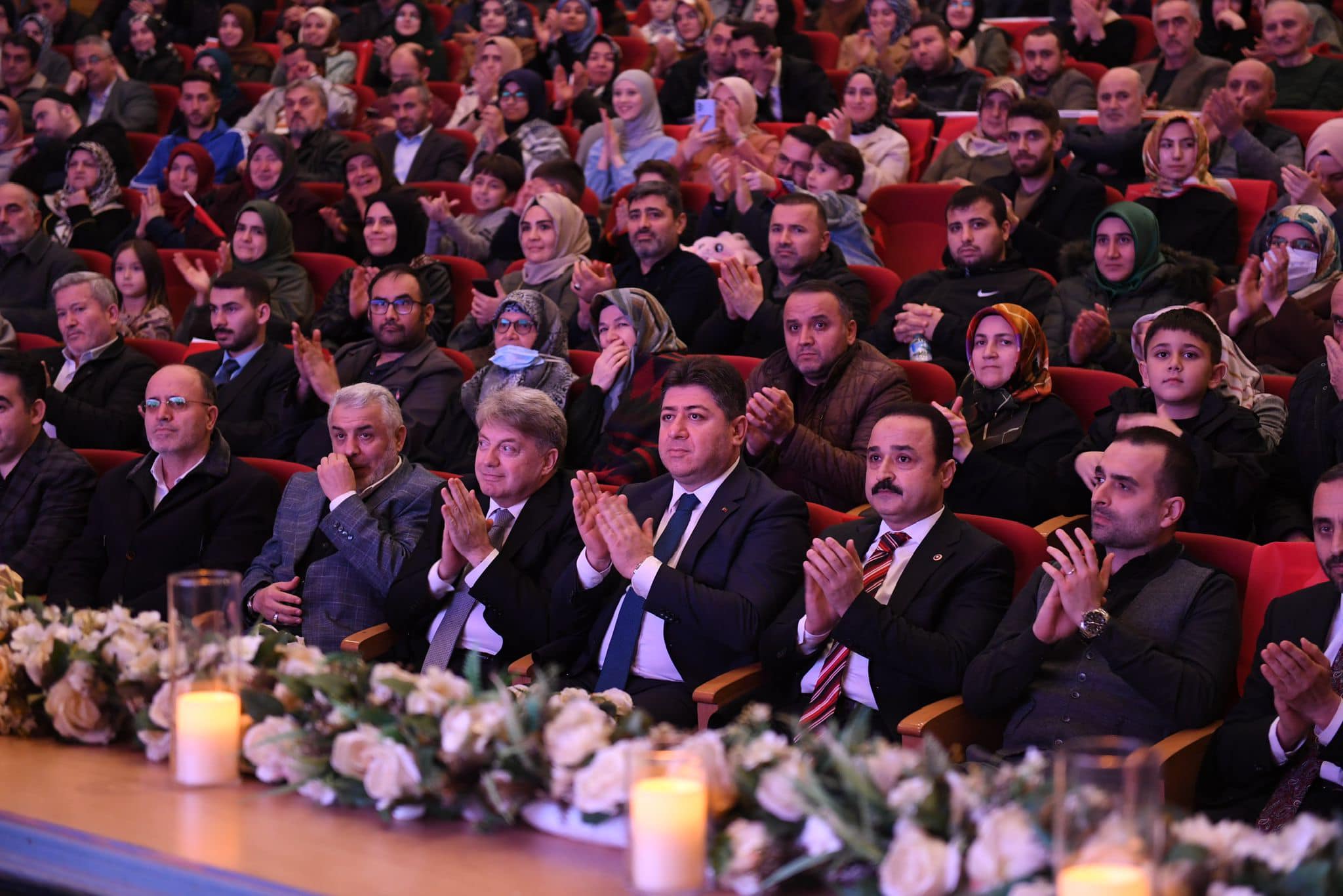“ŞEHİTLERİMİZE DUA FİLİSTİNE VEFA” PROGRAMI YOĞUN KATILIMLA GERÇEKLEŞTİ