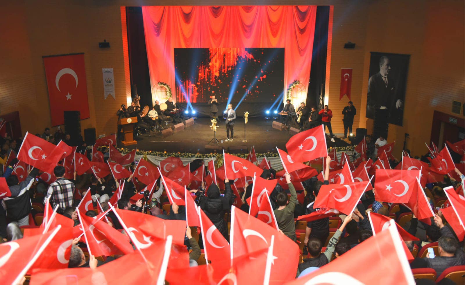 “ŞEHİTLERİMİZE DUA FİLİSTİNE VEFA” PROGRAMI YOĞUN KATILIMLA GERÇEKLEŞTİ