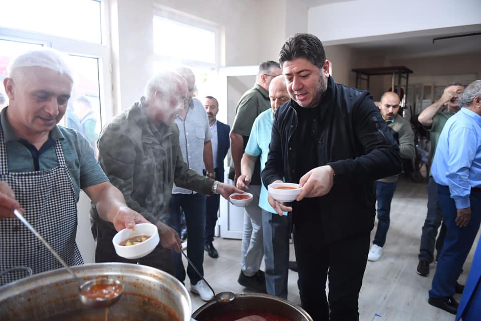 BAŞKAN AŞKIN TÖREN’İN YOĞUN BAYRAM MESAİSİ