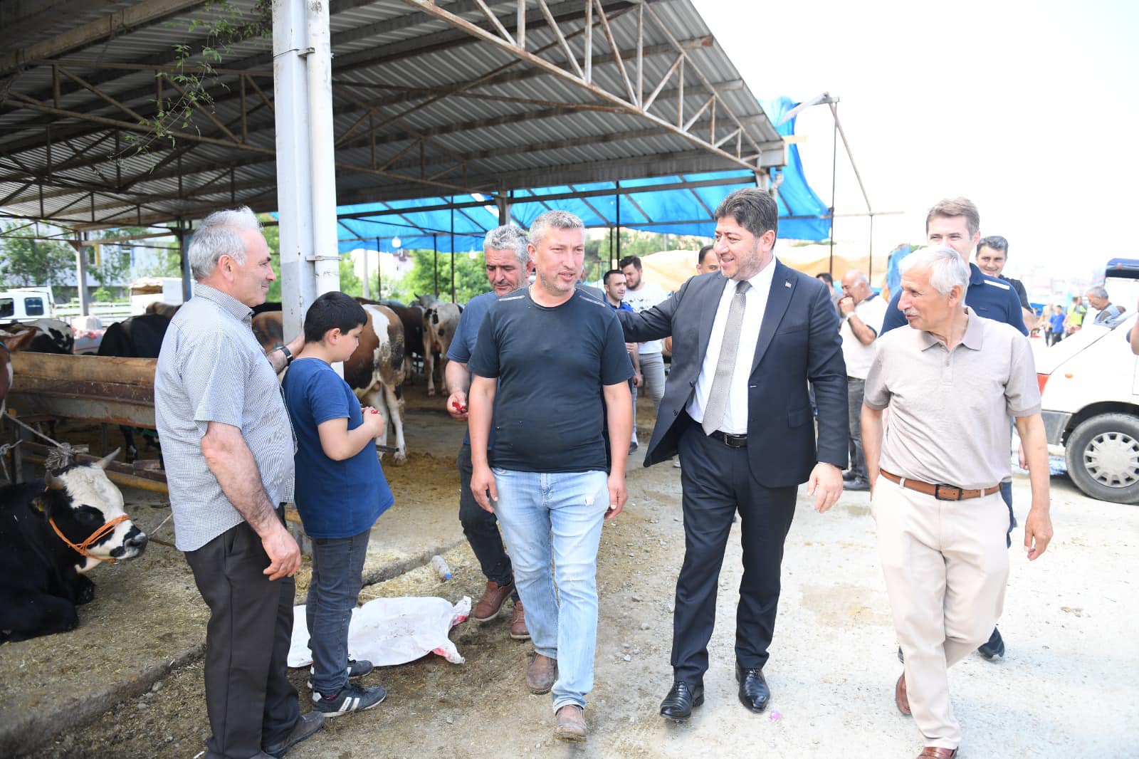 BAŞKAN AŞKIN TÖREN’İN YOĞUN BAYRAM MESAİSİ