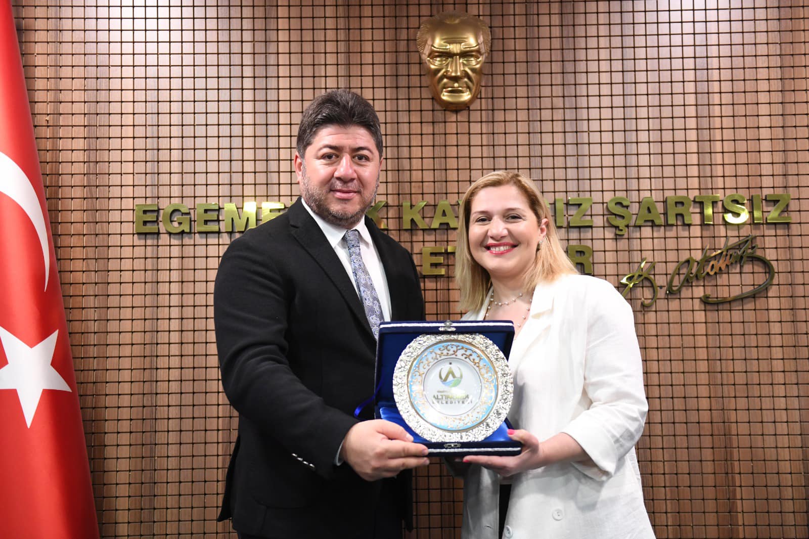 BAŞKAN AŞKIN TÖREN ÖZEL MİSAFİRLERİNİ AĞIRLADI