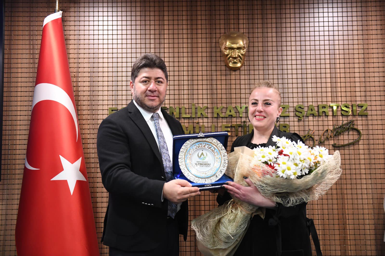 BAŞKAN AŞKIN TÖREN ÖZEL MİSAFİRLERİNİ AĞIRLADI