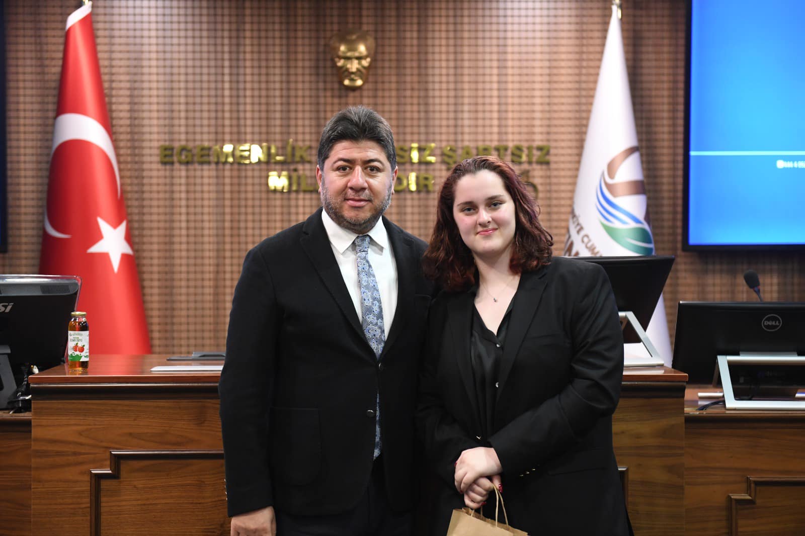 BAŞKAN AŞKIN TÖREN ÖZEL MİSAFİRLERİNİ AĞIRLADI