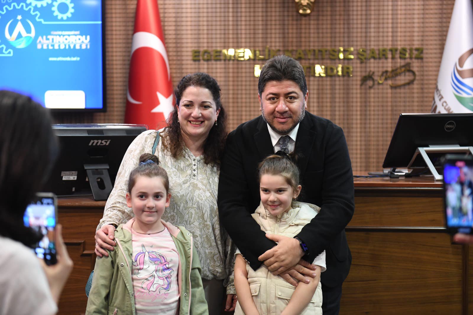 BAŞKAN AŞKIN TÖREN ÖZEL MİSAFİRLERİNİ AĞIRLADI