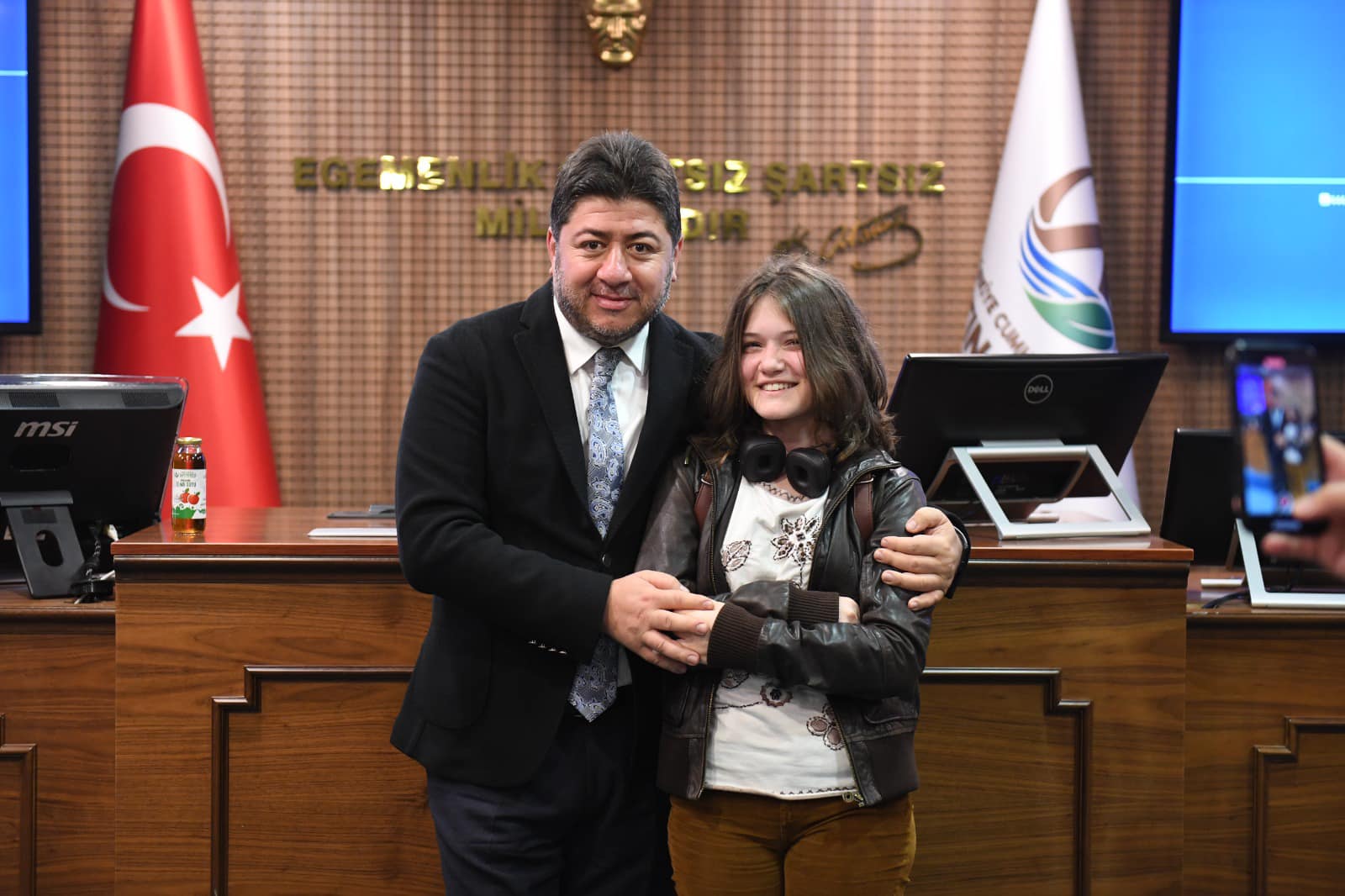 BAŞKAN AŞKIN TÖREN ÖZEL MİSAFİRLERİNİ AĞIRLADI