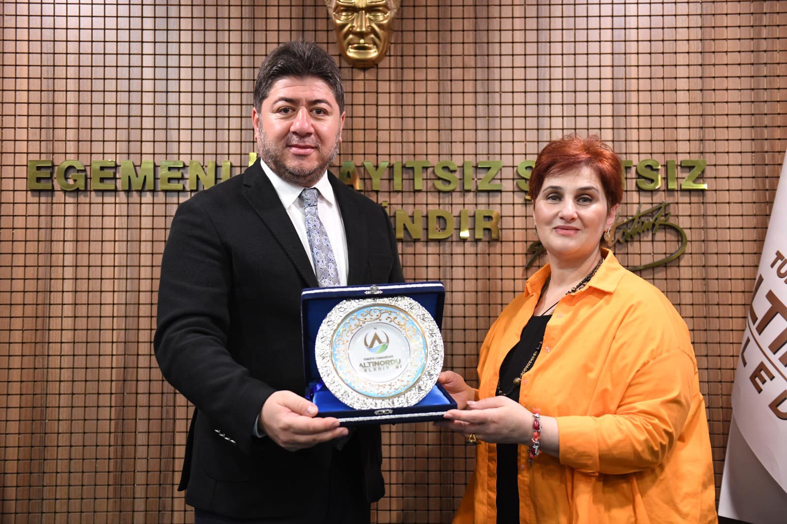 BAŞKAN AŞKIN TÖREN ÖZEL MİSAFİRLERİNİ AĞIRLADI