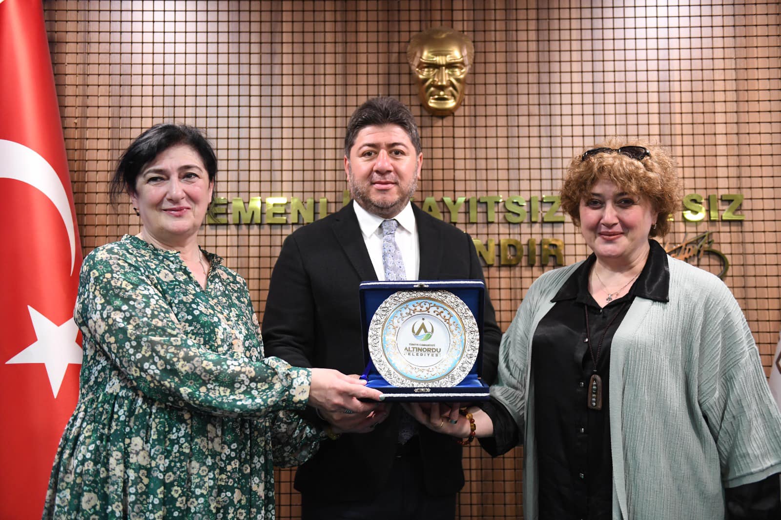BAŞKAN AŞKIN TÖREN ÖZEL MİSAFİRLERİNİ AĞIRLADI