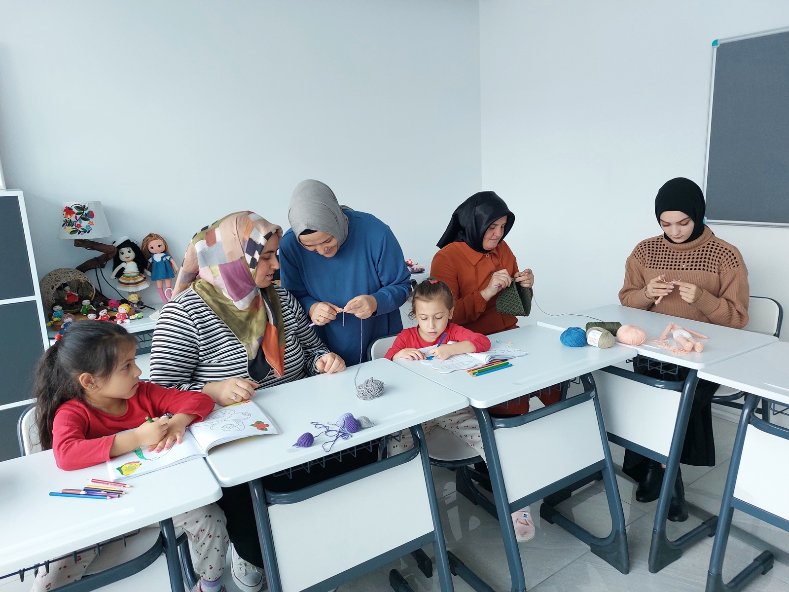 ALTINORDU BELEDİYESİ MÜKEMMELİYET MERKEZİ ADETA BİR MESLEK FABRİKASI GİBİ ÇALIŞIYOR