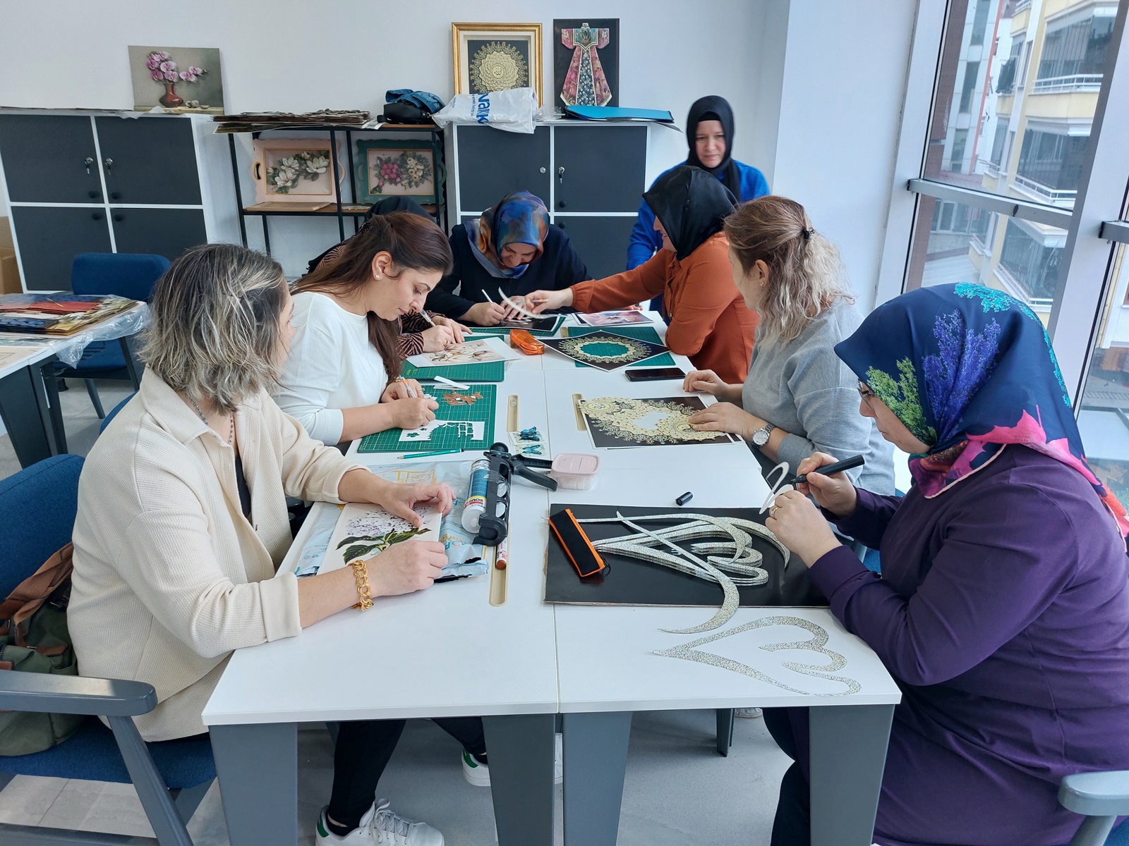 ALTINORDU BELEDİYESİ MÜKEMMELİYET MERKEZİ ADETA BİR MESLEK FABRİKASI GİBİ ÇALIŞIYOR