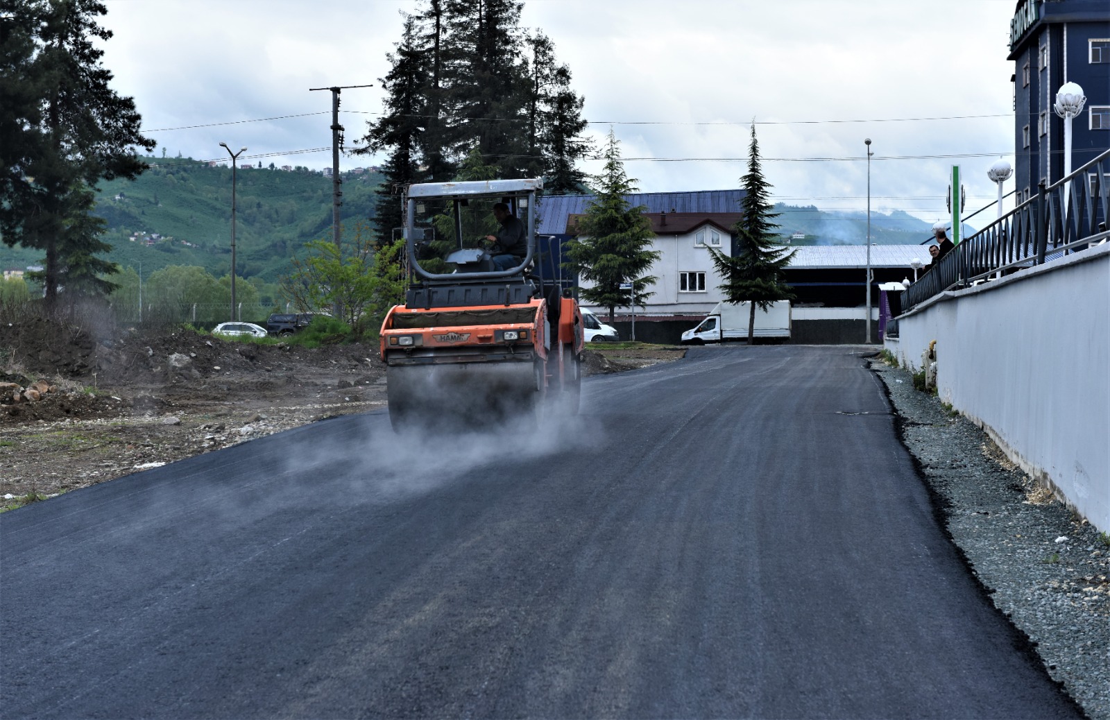 ALTINORDU BELEDİYESİNİN HİZMET SEFERBERLİĞİ DEVAM EDİYOR