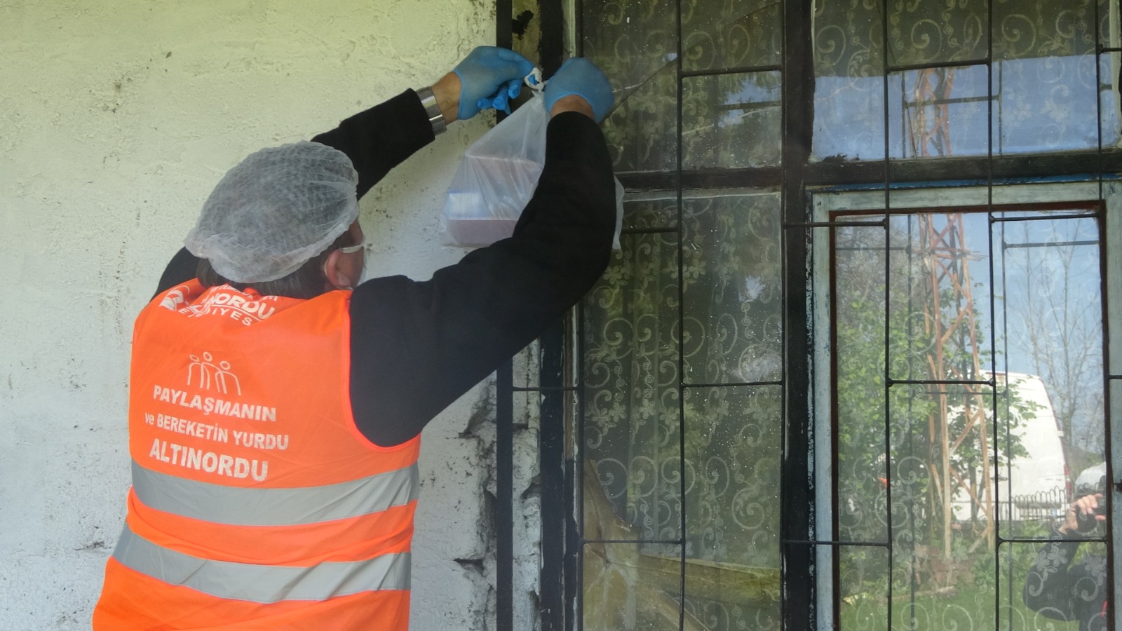 ALTINORDU BELEDİYESİ’NDEN İFTAR SOFRALARINA GÜNLÜK 10.000 SICAK YEMEK İKRAMI