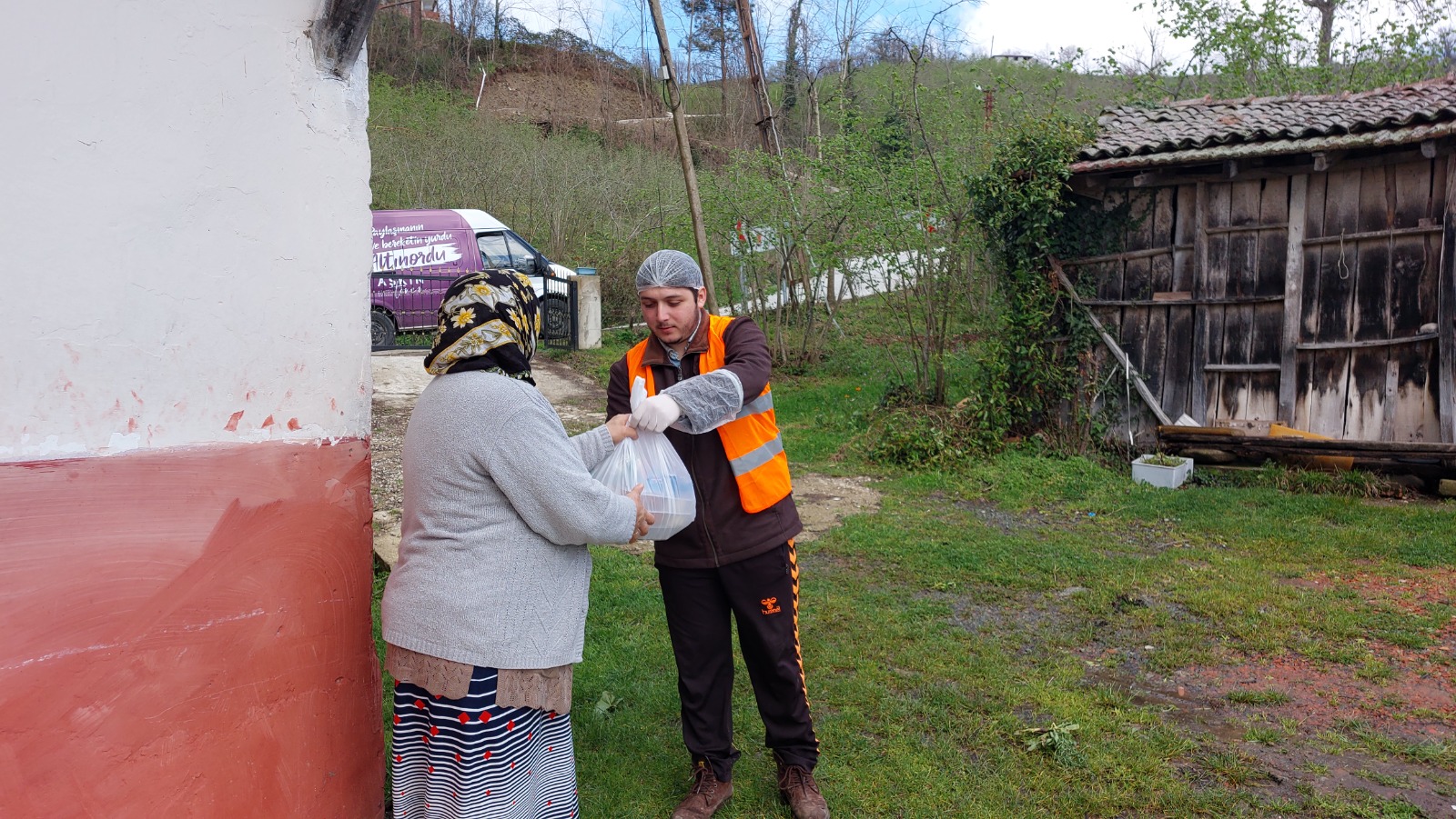 ALTINORDU BELEDİYESİ’NDEN İFTAR SOFRALARINA GÜNLÜK 10.000 SICAK YEMEK İKRAMI